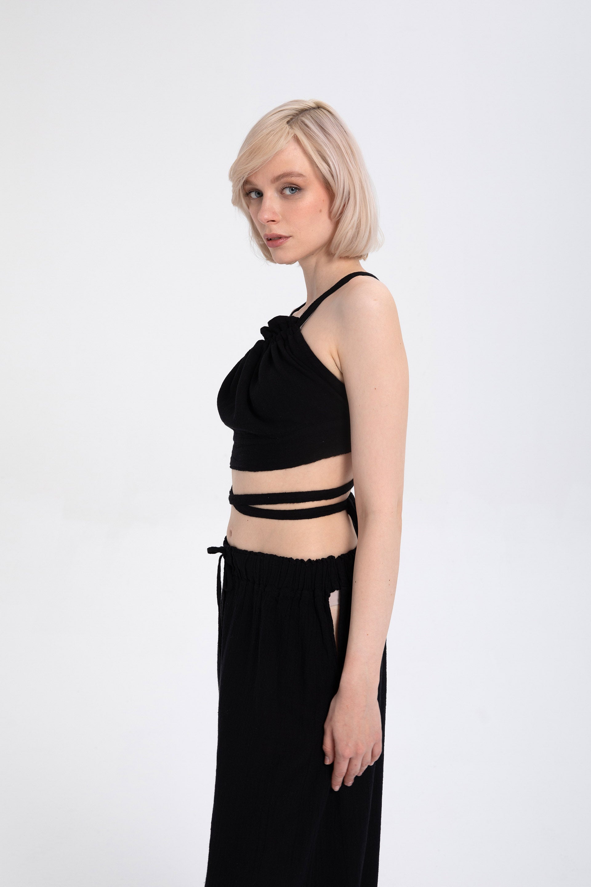 Sırtı Bağcıklı Önden Büzgülü Crop Top