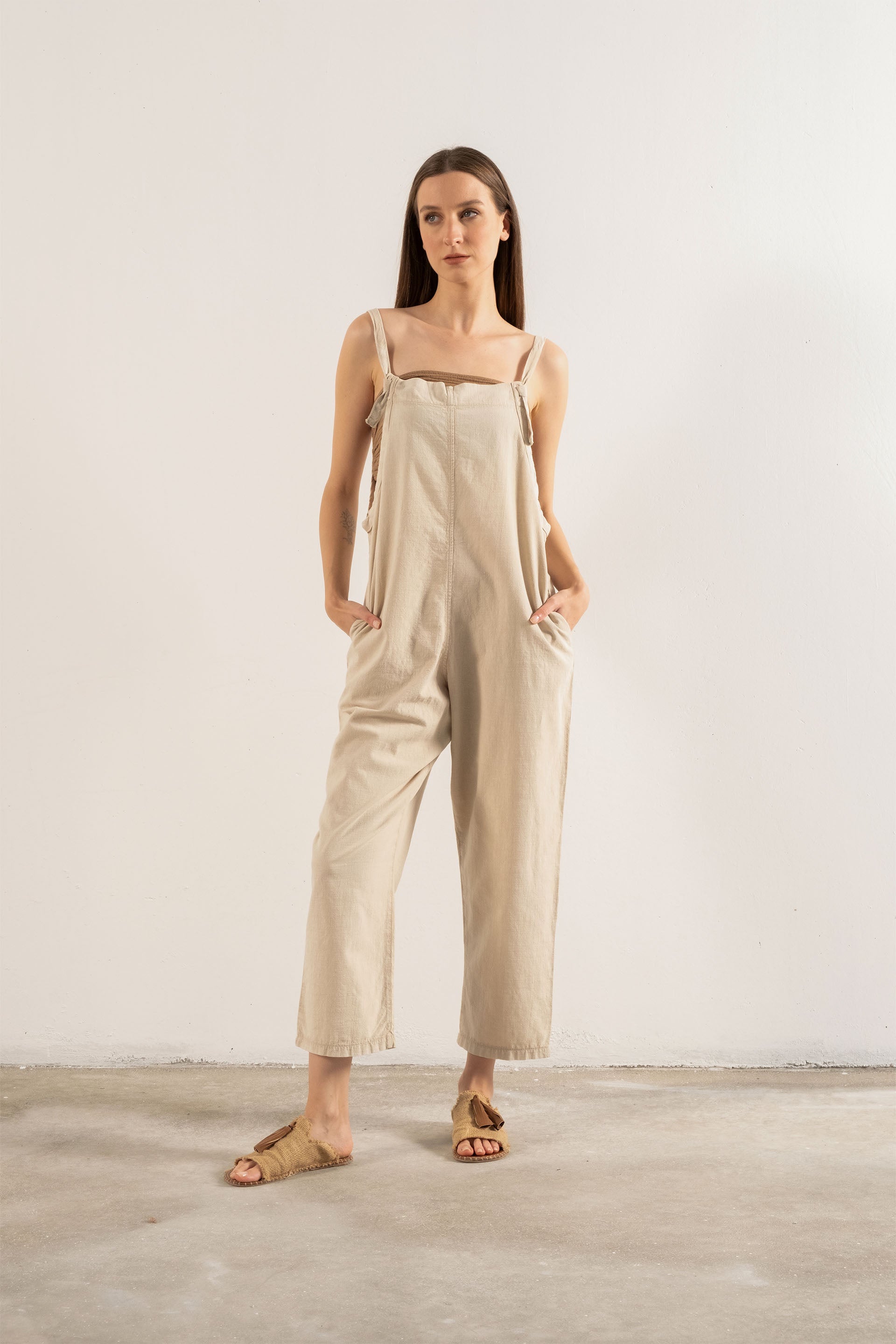 Pamuklu Dar Paça Askılı Cepli Mevsimlik Kadın Tulum / Bej #Renk_Bej