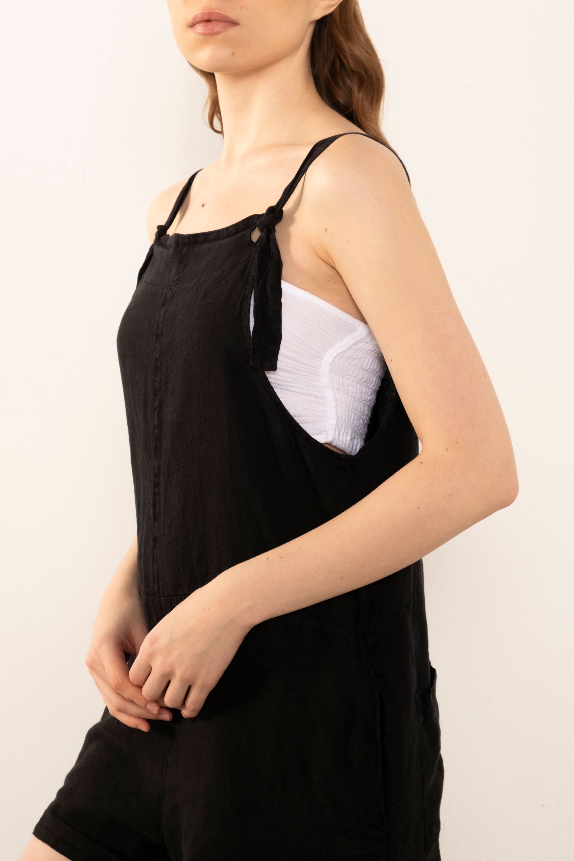 Saf Keten Cepli Kısa Tulum #Renk_ Siyah