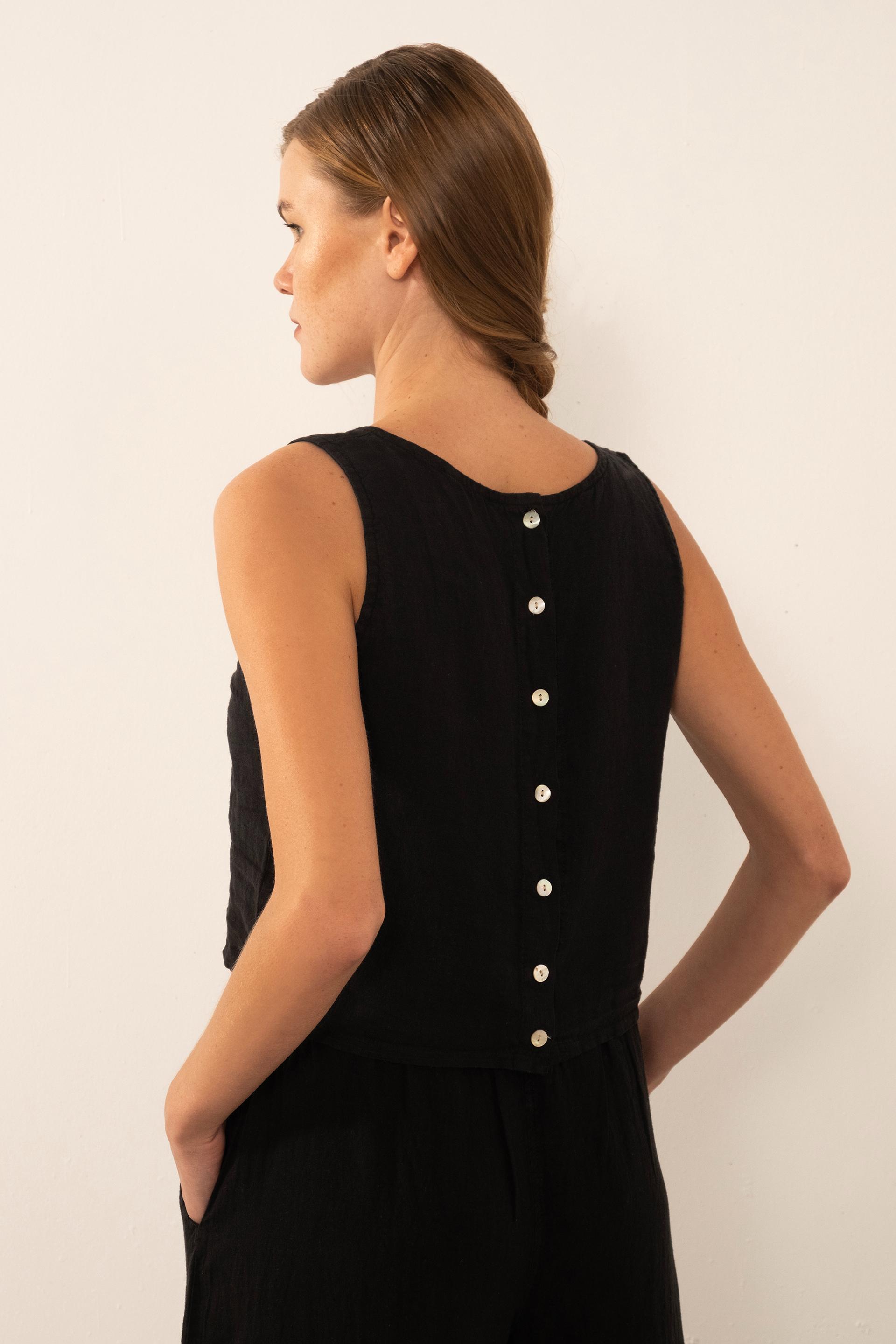 Saf Keten Arkadan Düğmeli Crop #renk_Siyah