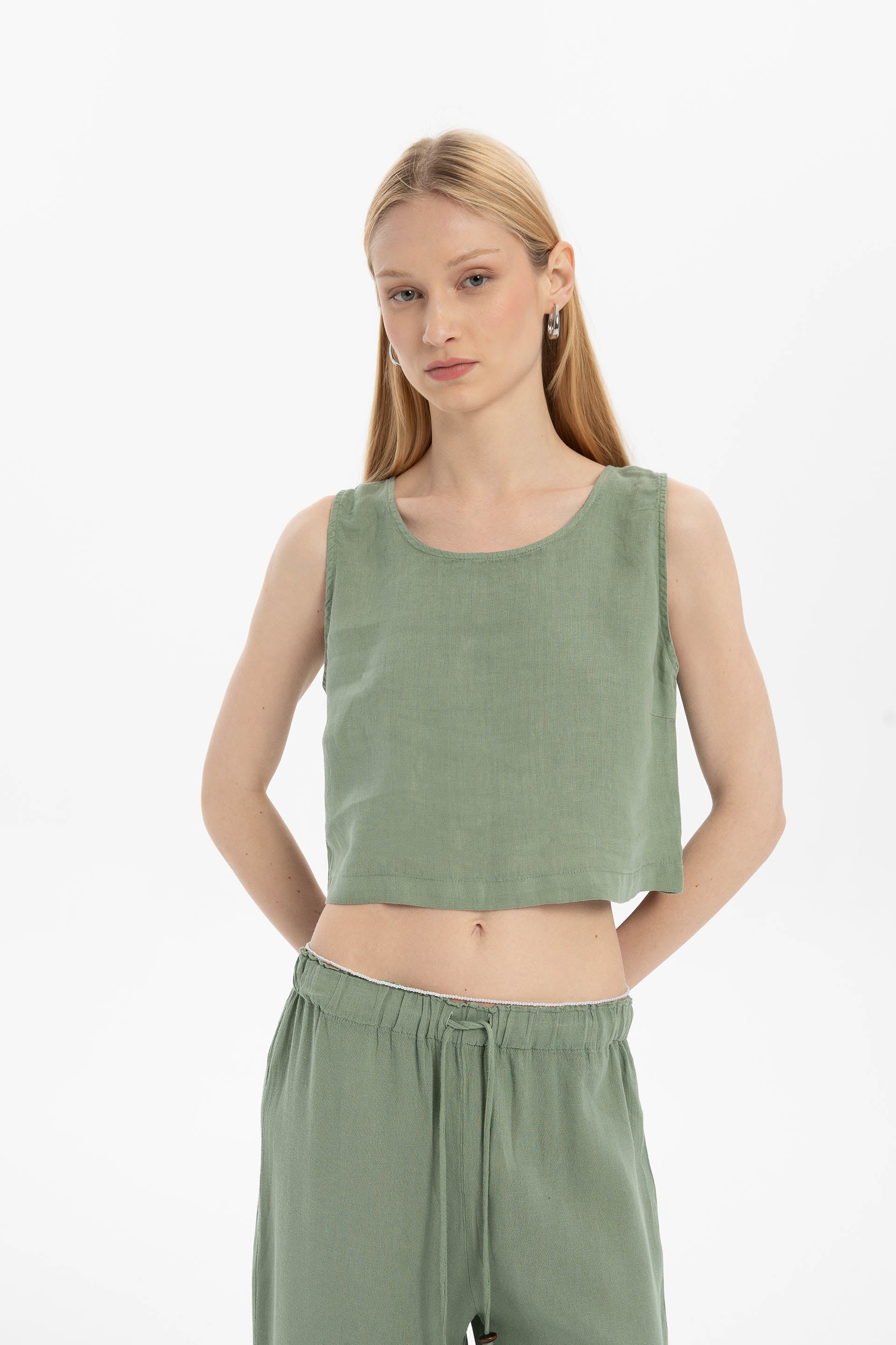 Saf Keten Arkadan Düğmeli Crop #renk_Yosun Yeşili