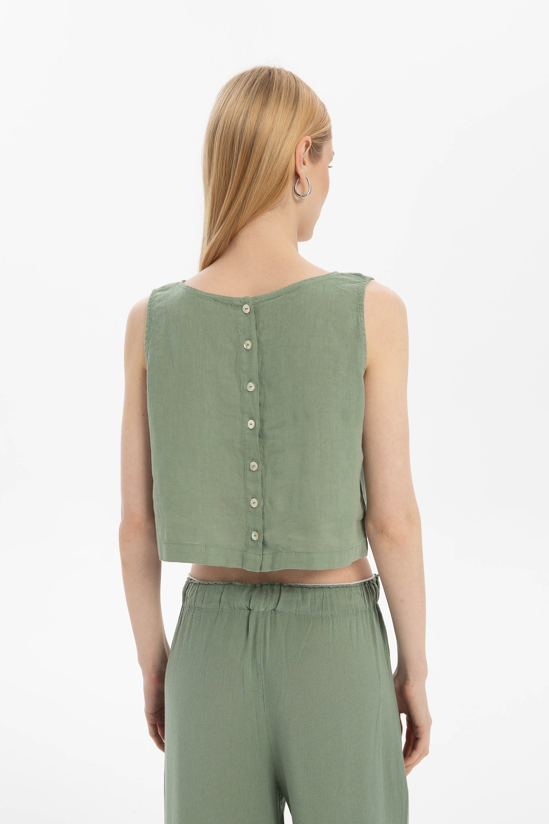 Saf Keten Arkadan Düğmeli Crop #renk_Yosun Yeşili