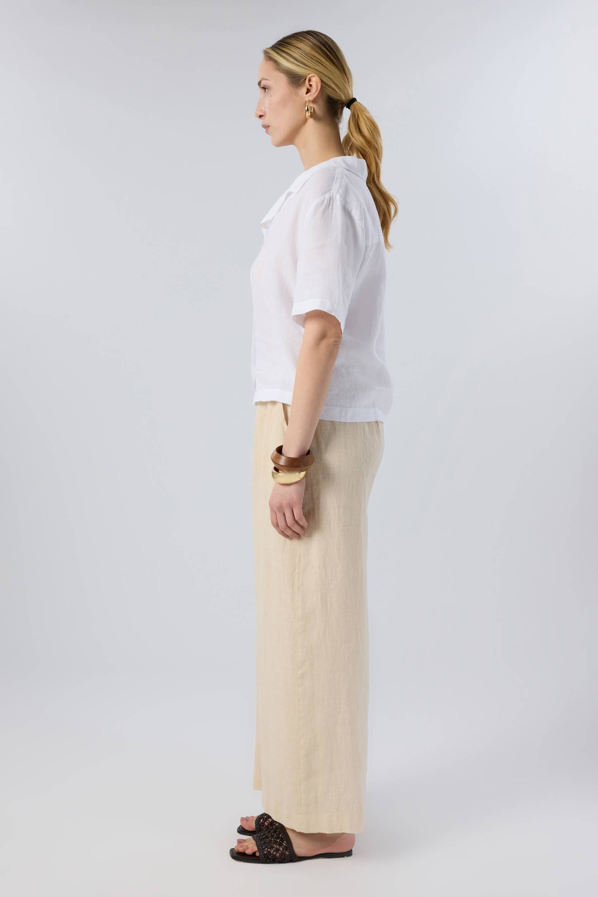 Yatık Yakalı Kısa Kollu Keten Kadın Gömlek #renk_Beyaz