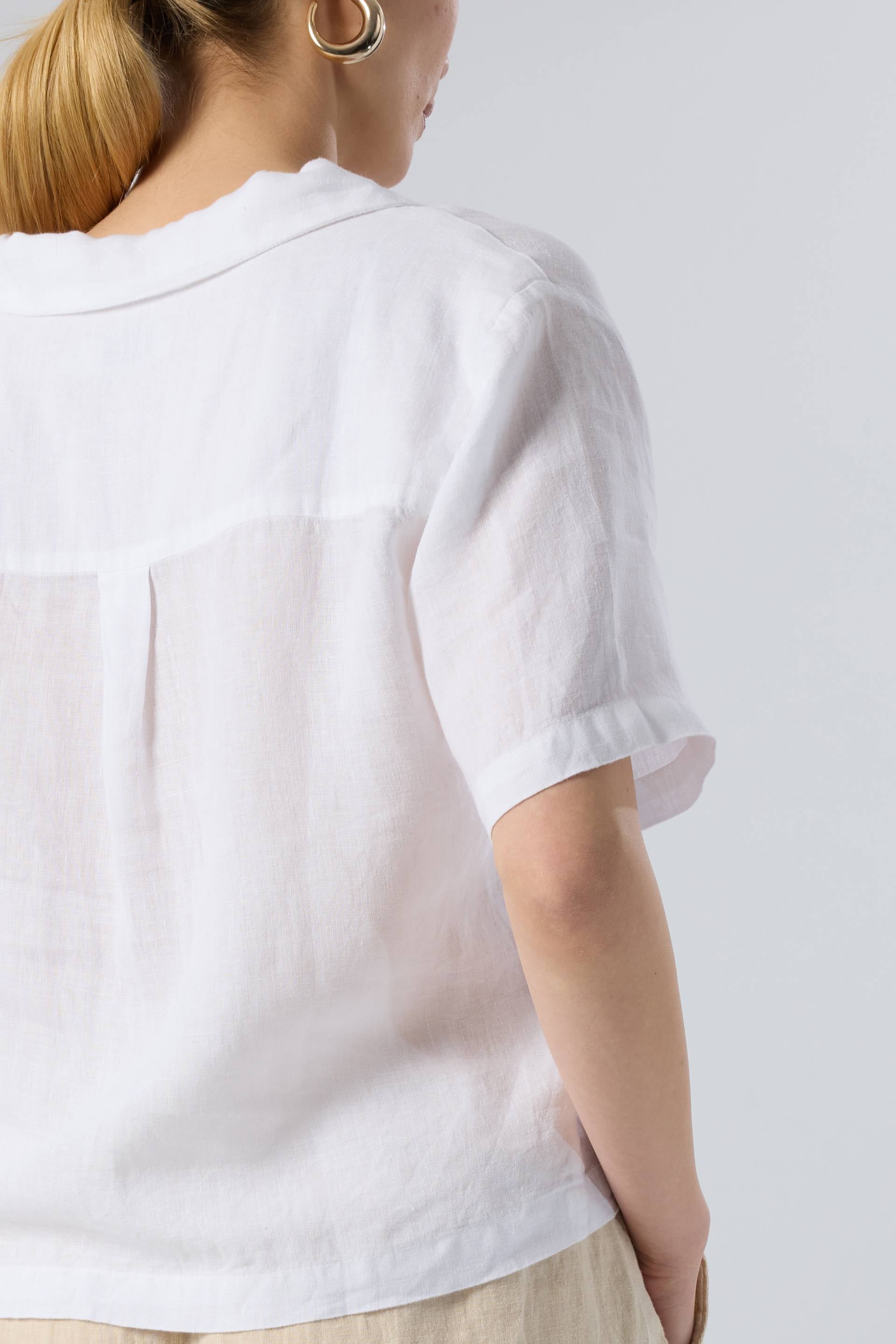 Yatık Yakalı Kısa Kollu Keten Kadın Gömlek #renk_Beyaz