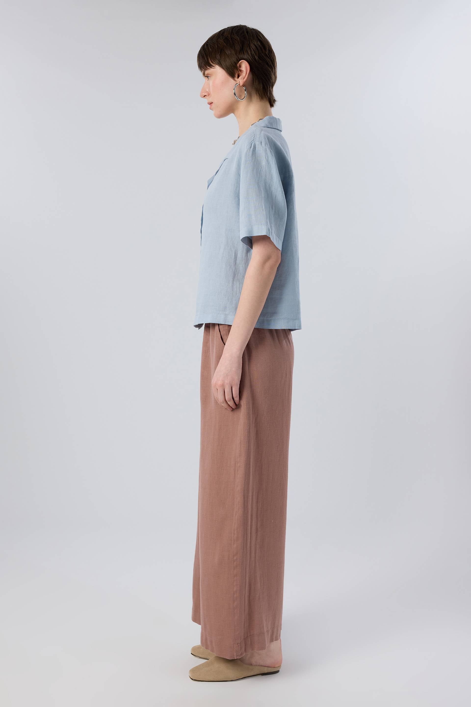 Yatık Yakalı Kısa Kollu Keten Kadın Gömlek #renk_Sisli Mavi