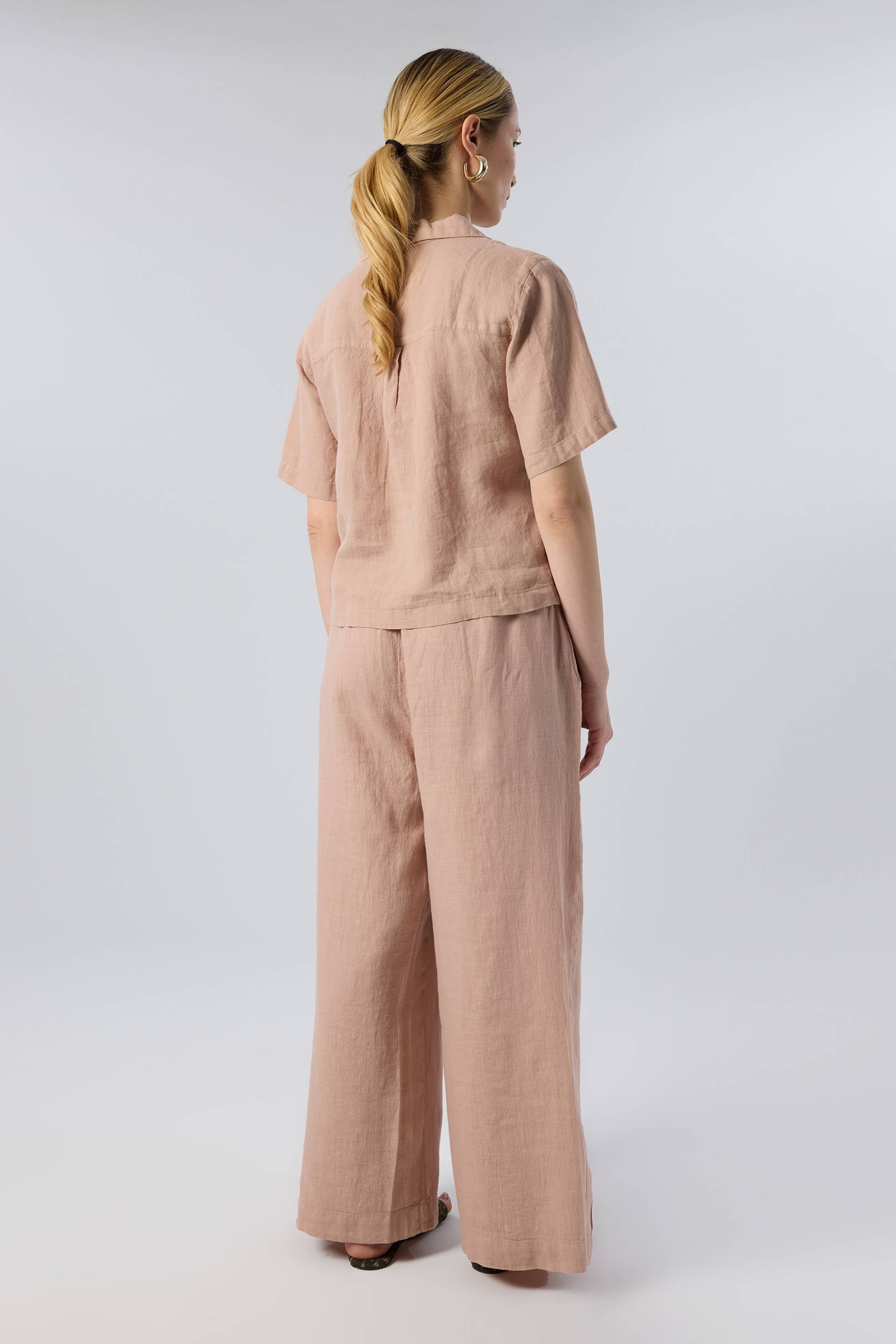 Yatık Yakalı Kısa Kollu Keten Kadın Gömlek #renk_Toprak Beji