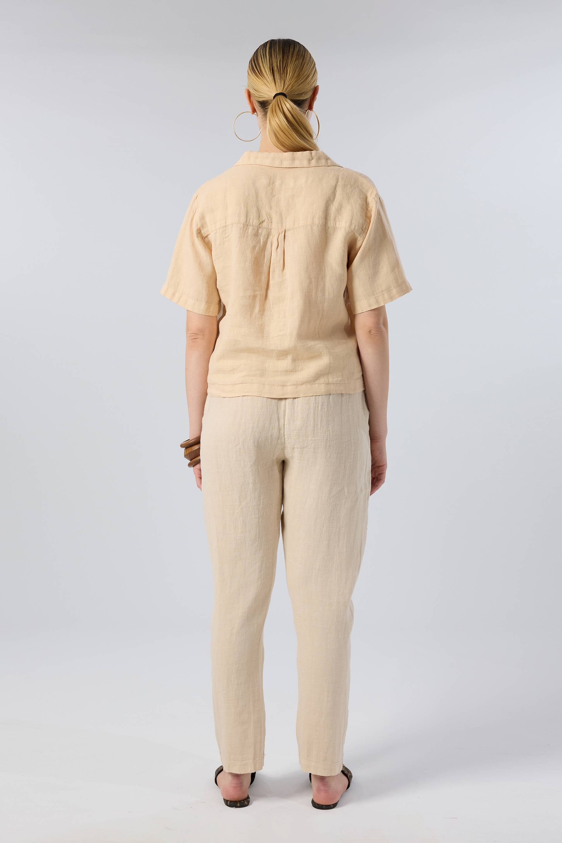 Yatık Yakalı Kısa Kollu Keten Kadın Gömlek #renk_Bej