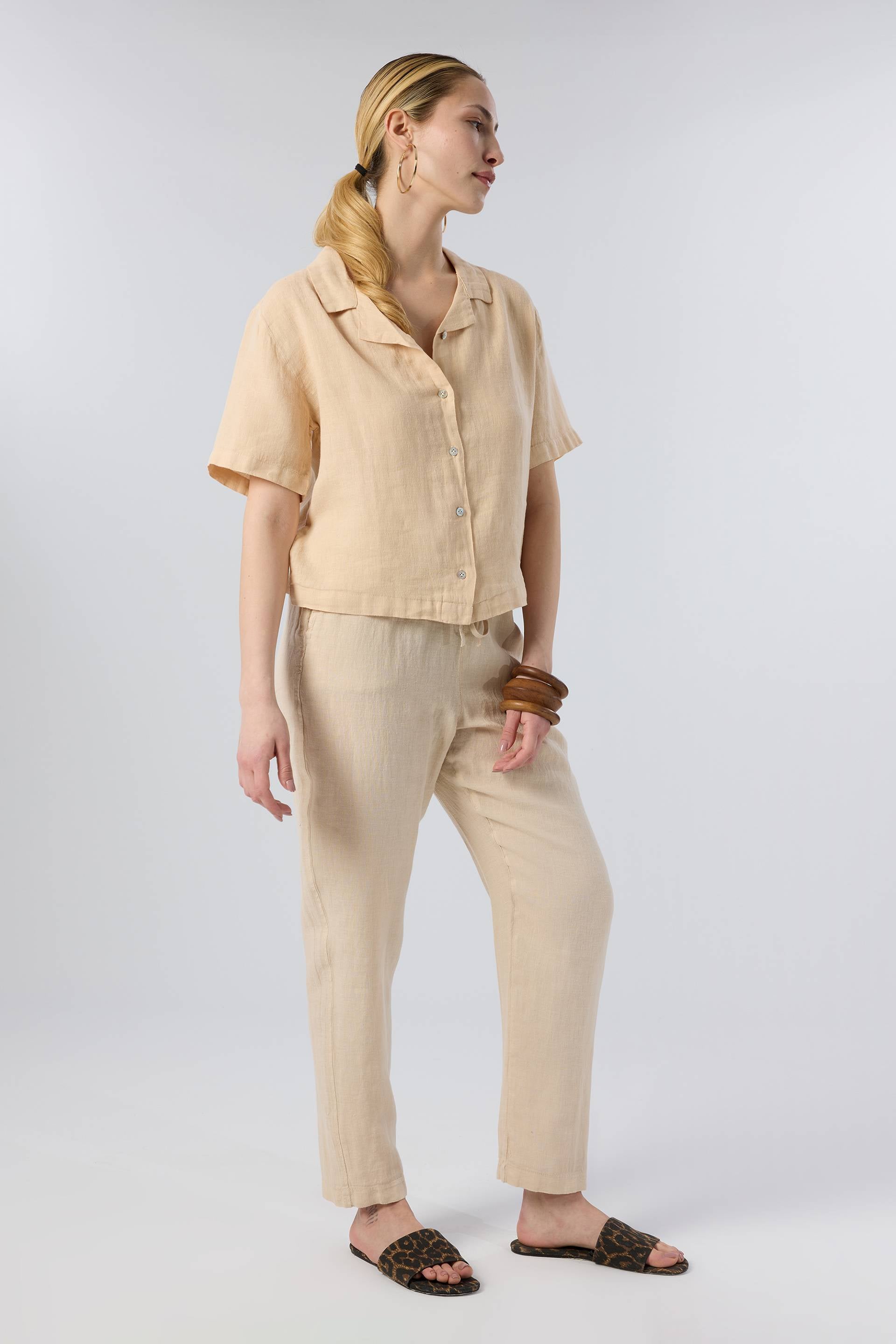 Yatık Yakalı Kısa Kollu Keten Kadın Gömlek #renk_Bej