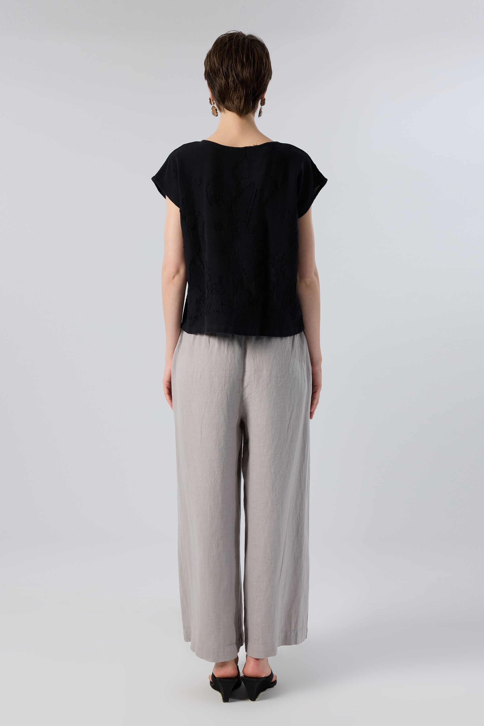 Palmiye Desenli Etamin Dokulu Düşük Omuzlu Bluz #renk_Siyah