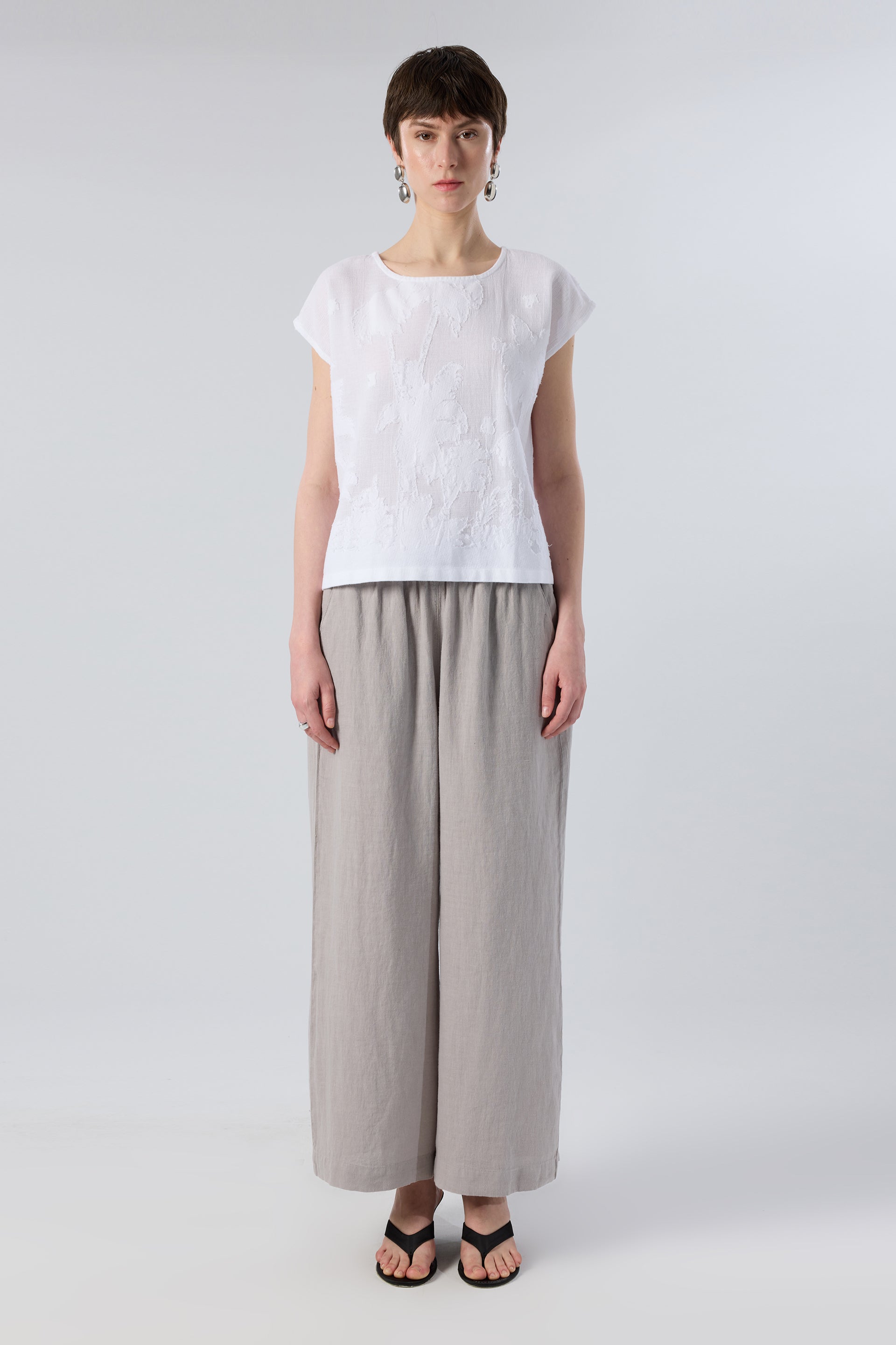 Palmiye Desenli Etamin Dokulu Düşük Omuzlu Bluz #renk_Beyaz