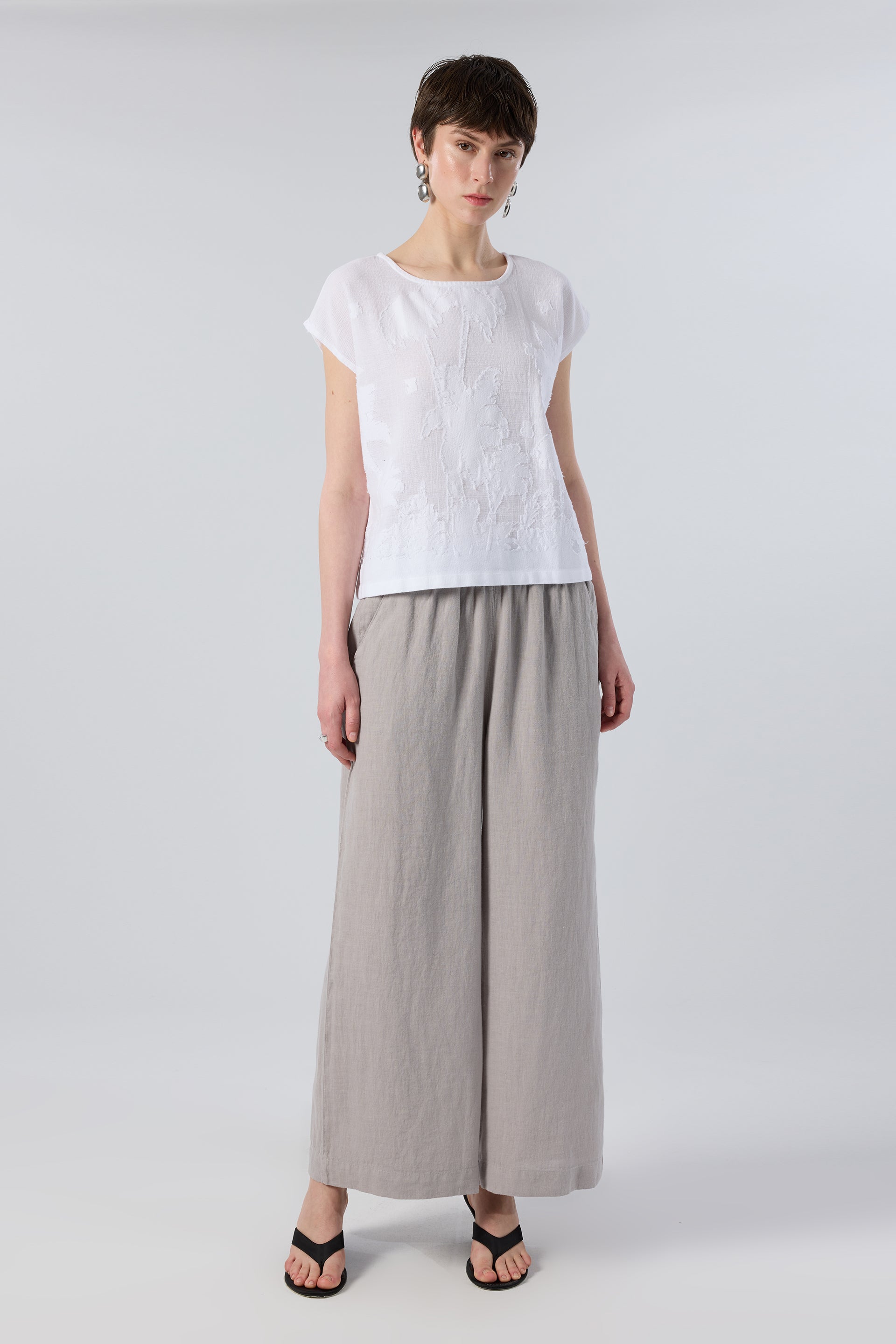 Palmiye Desenli Etamin Dokulu Düşük Omuzlu Bluz #renk_Beyaz