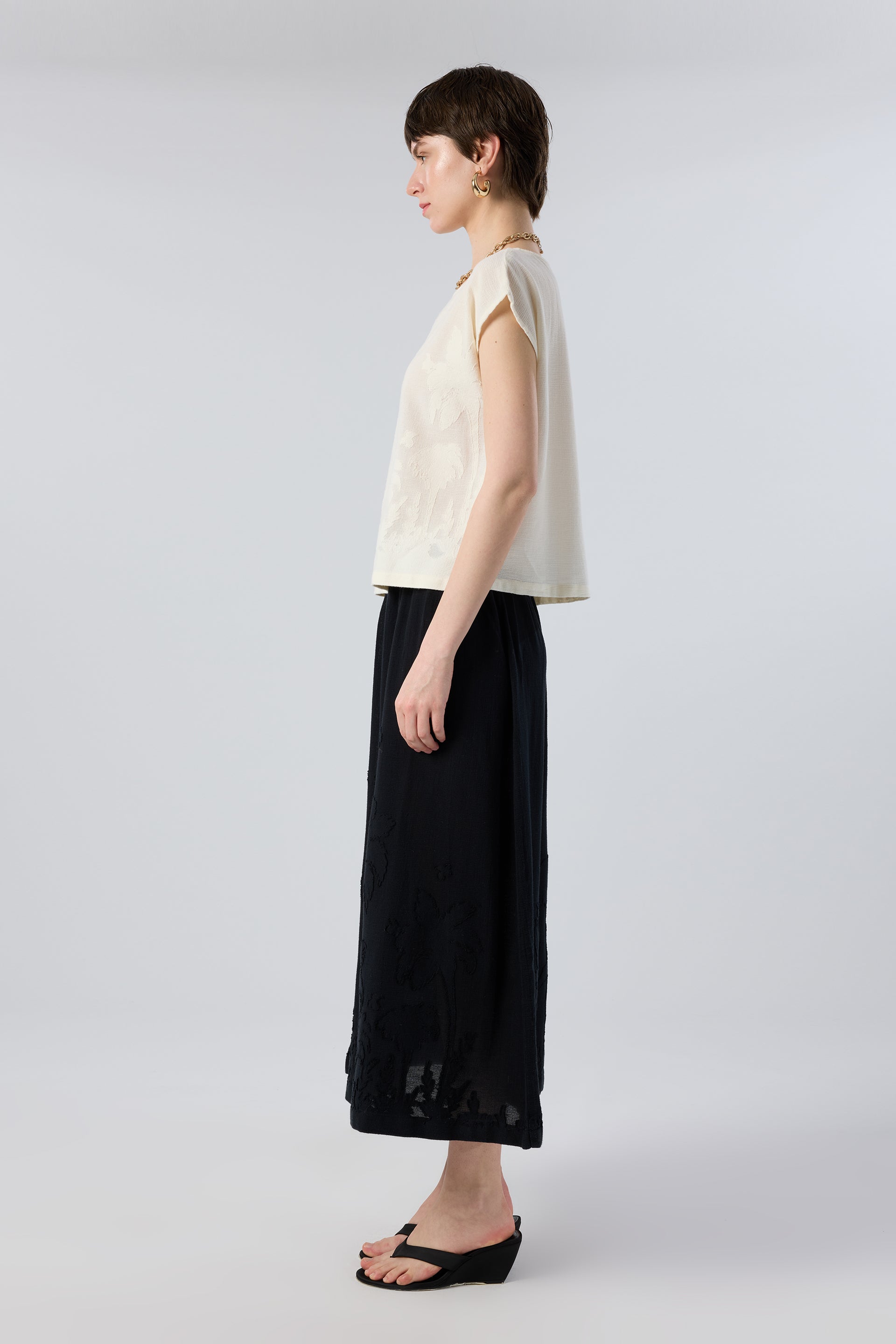 Palmiye Desenli Etamin Dokulu Düşük Omuzlu Bluz #renk_Doğal