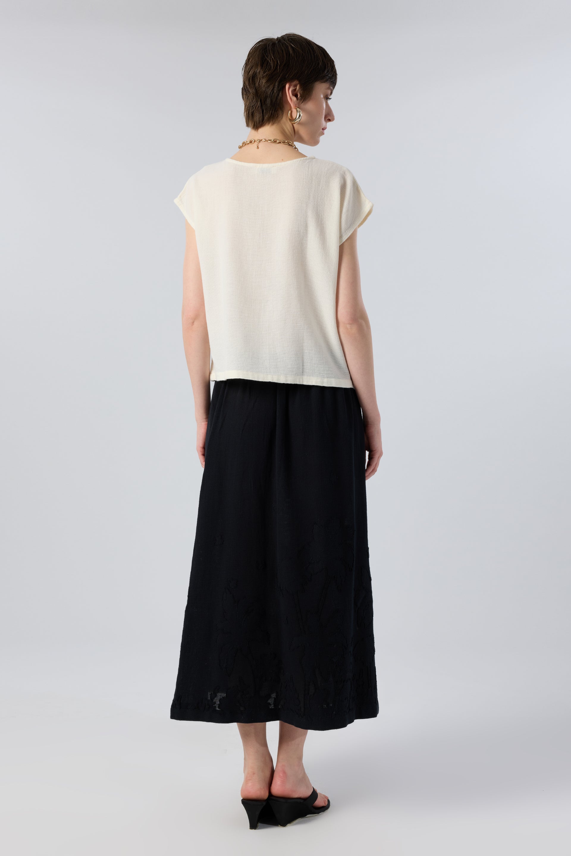 Palmiye Desenli Etamin Dokulu Düşük Omuzlu Bluz #renk_Doğal