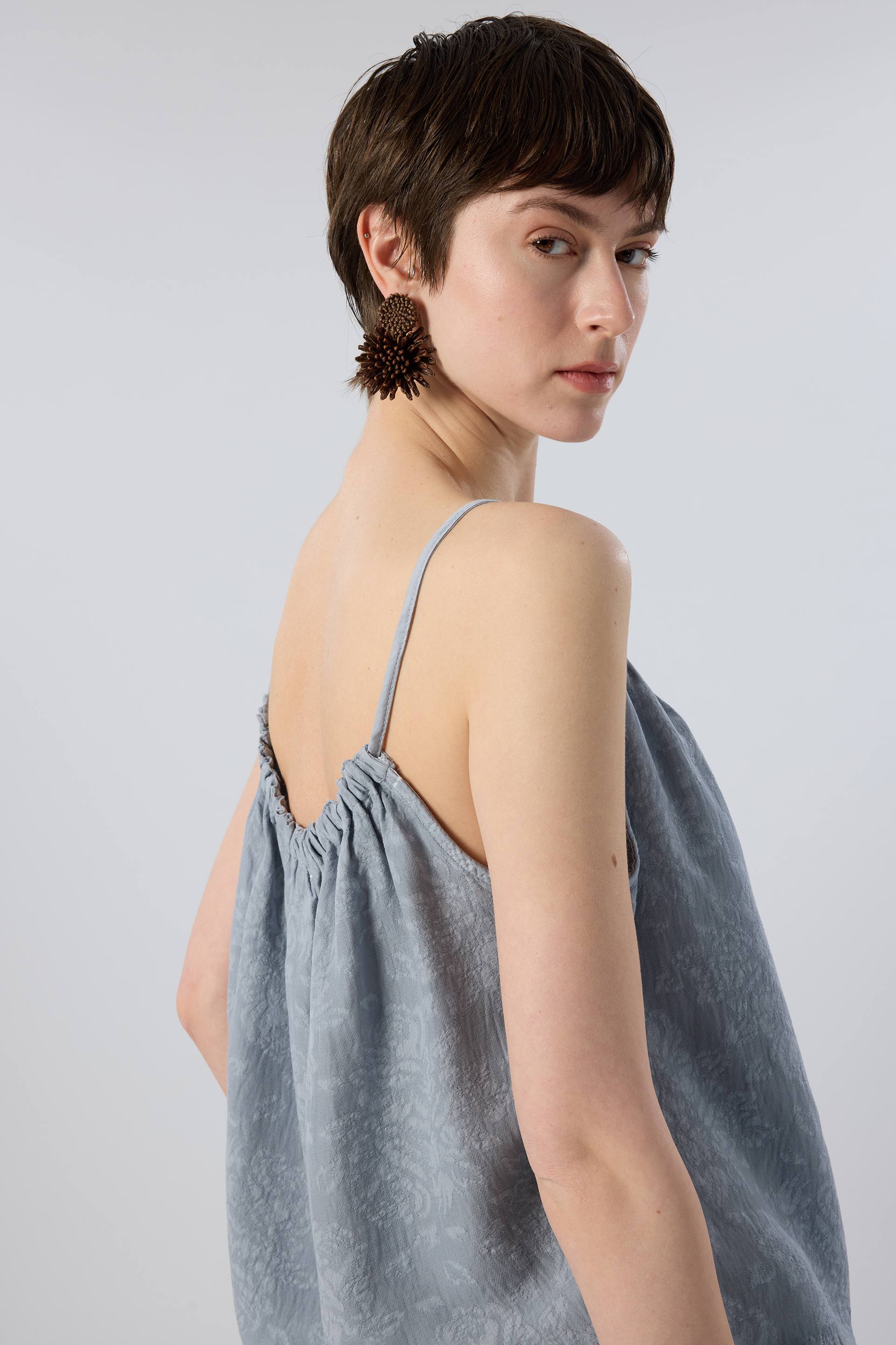 Luma Dokulu Tencel Askılı Bluz - Puslu Mavi Kadın Bluz #renk_Puslu Mavi