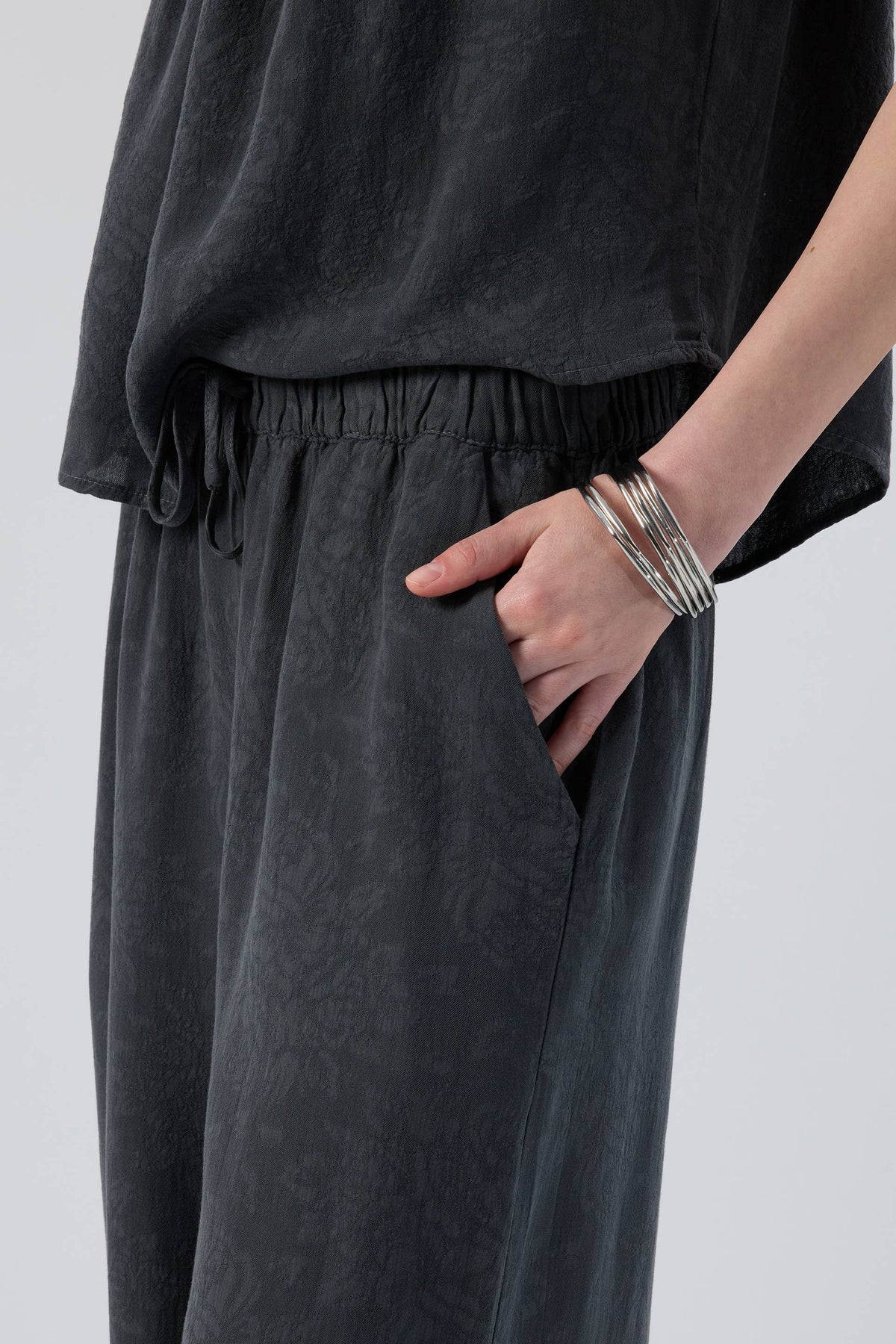 Luma Dokulu Tencel Askılı Bluz Pantolon #renk_Antrasit