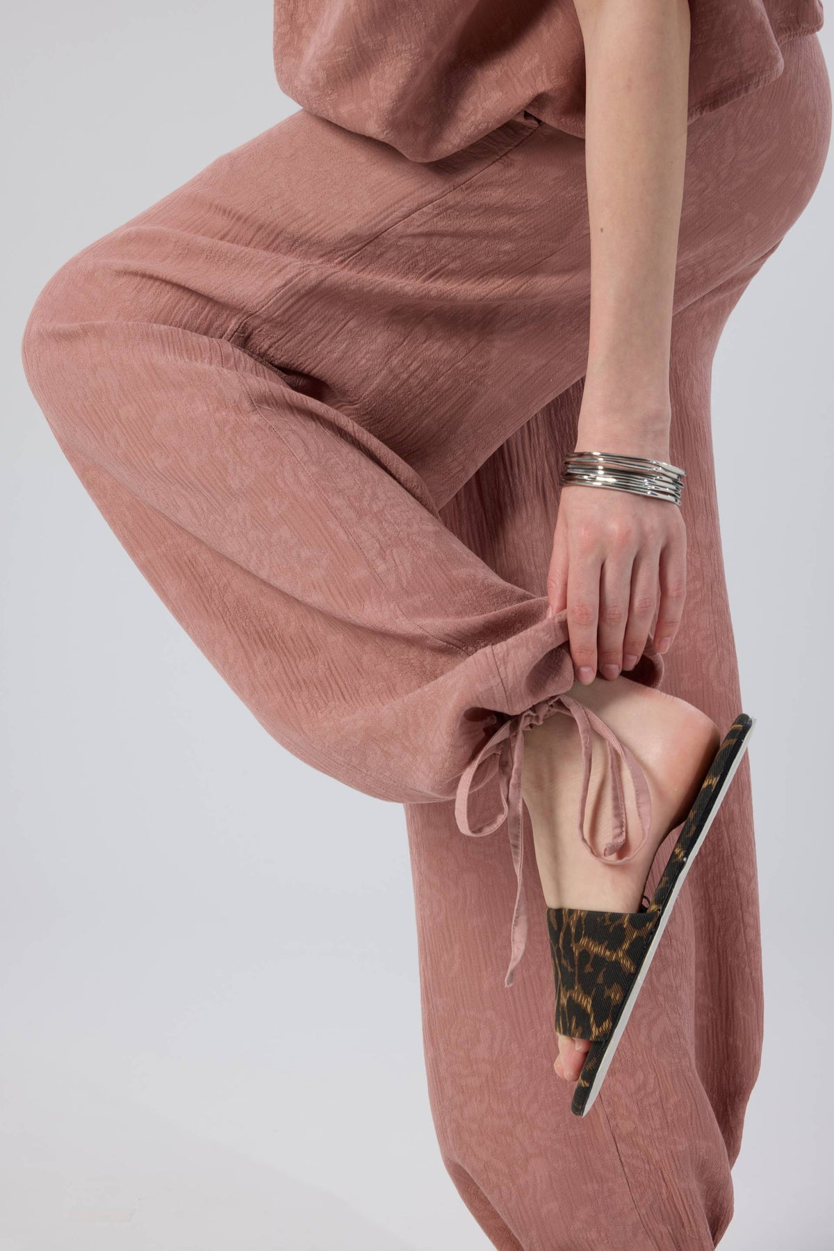 Luma Dokulu Tencel Askılı Bluz Pantolon #renk_Rose