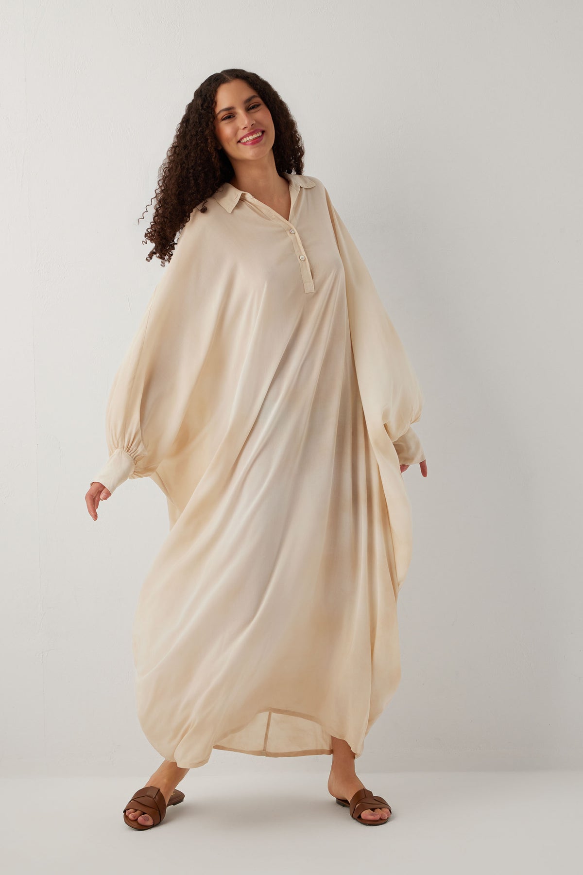 Earth Dye Yakalı Yarasa Batik Elbise #renk_Bej