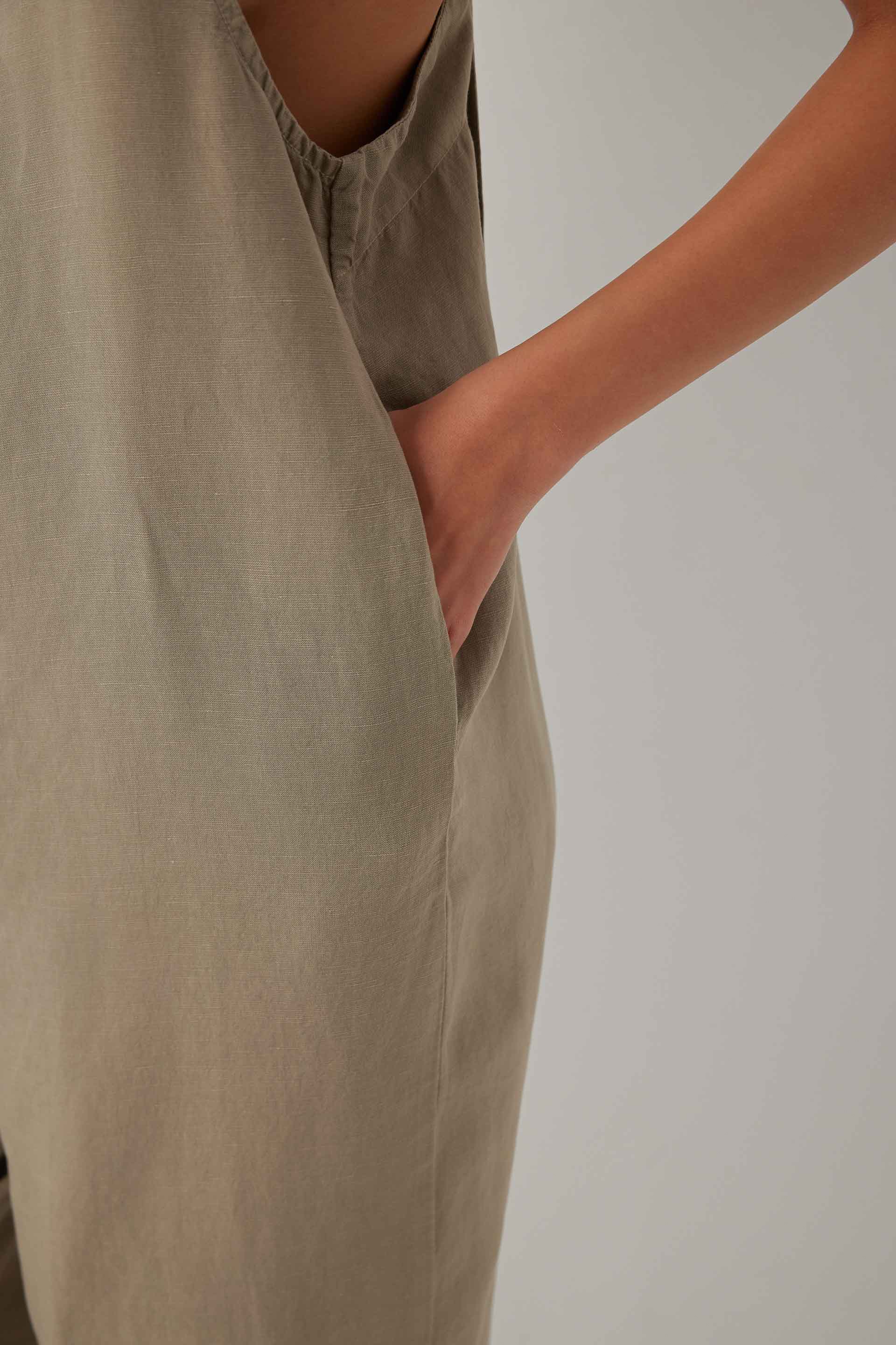Linoflow Askılı Tensel Keten Bahçıvan Sırt Detaylı Cepli Kadın Tulum #renk_Olive