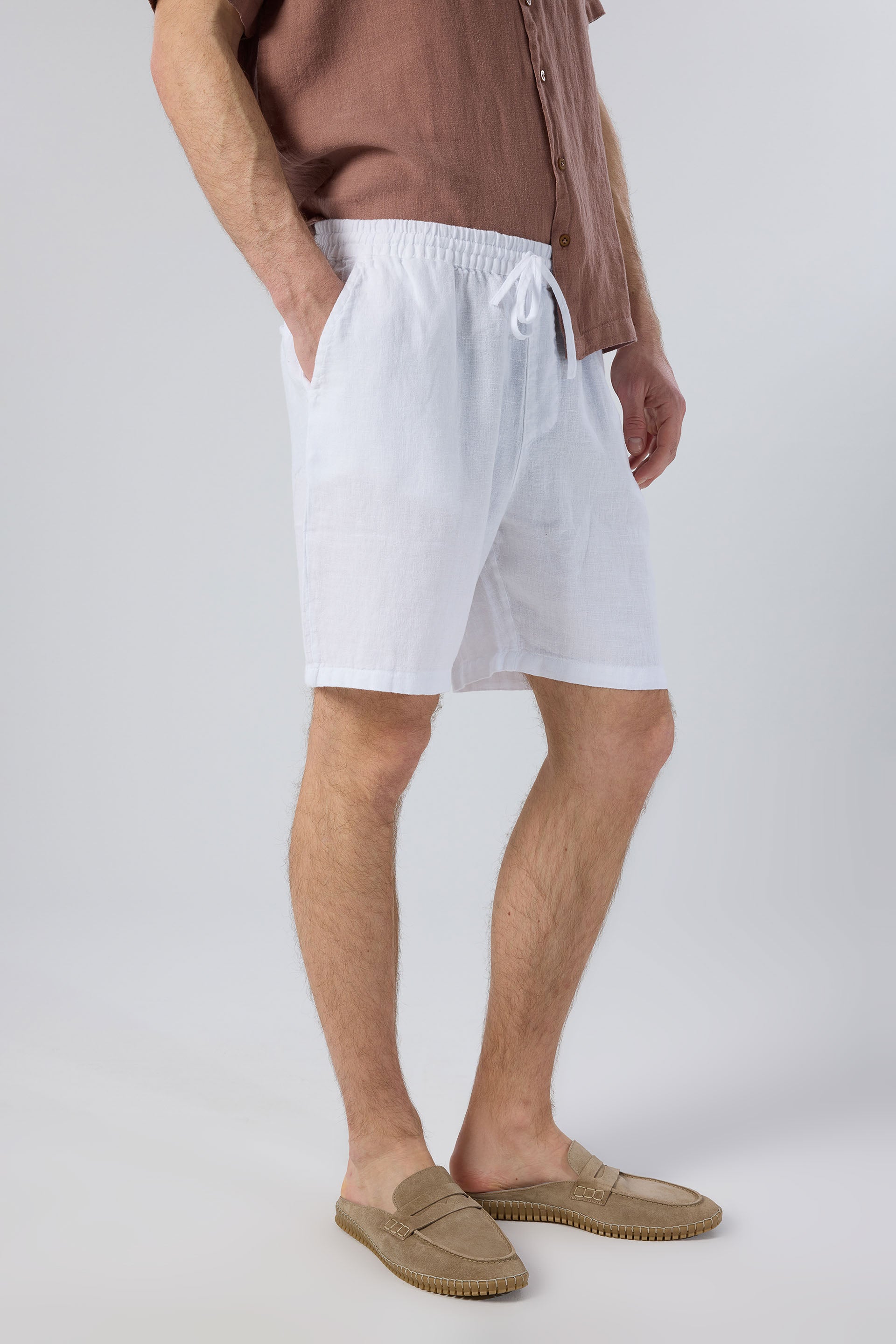 Rahat Kesim Cepli Beyaz Keten Erkek Şort yan cep detayı#Renk_Beyaz