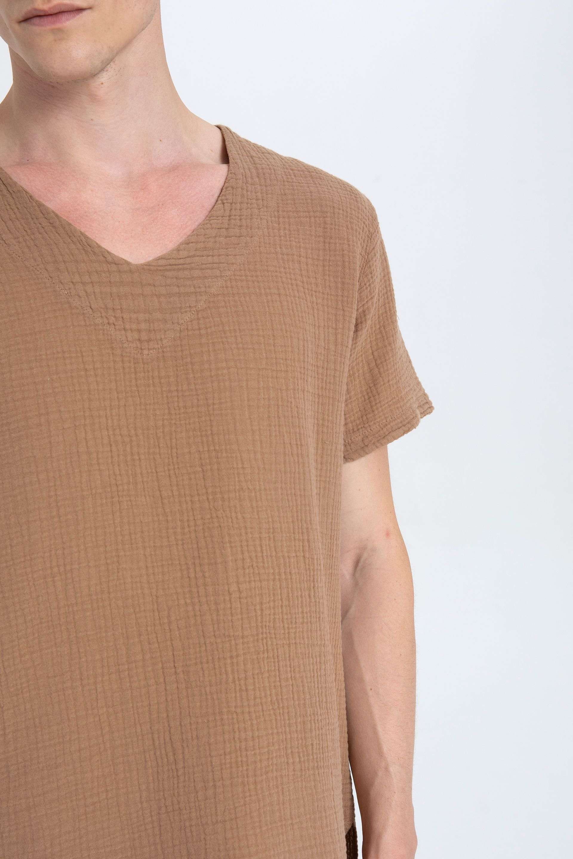 V yaka Müslin Erkek Tişört 