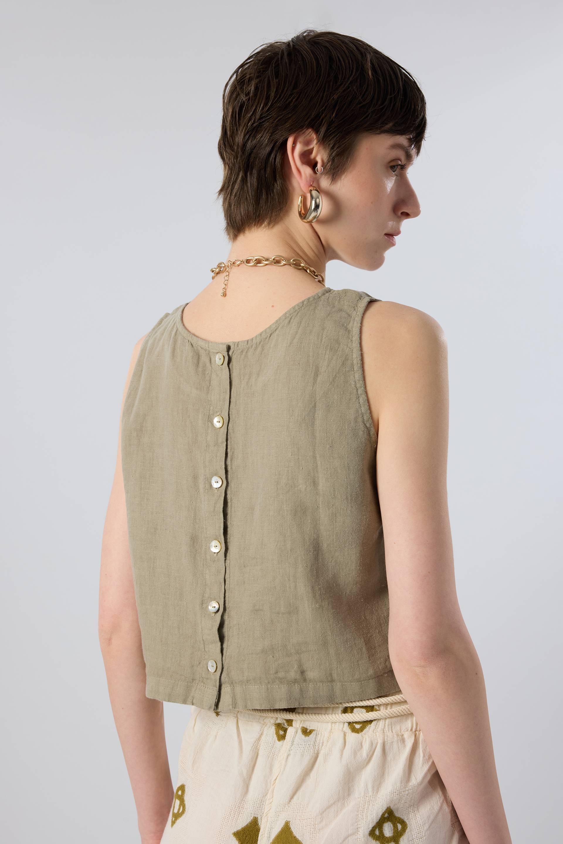 Saf Keten Arkadan Düğmeli Crop #renk_Olive