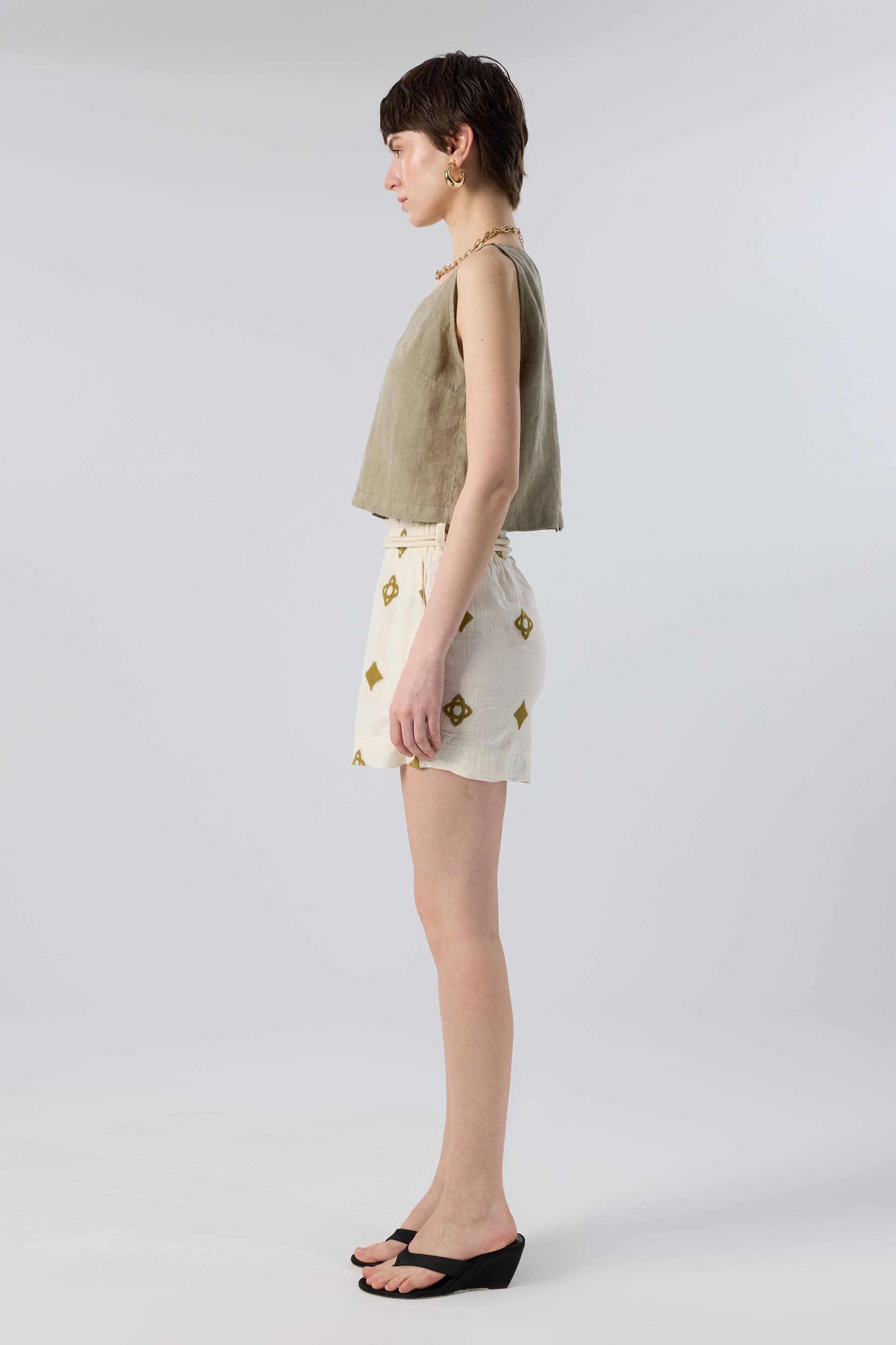 Saf Keten Arkadan Düğmeli Crop #renk_Olive