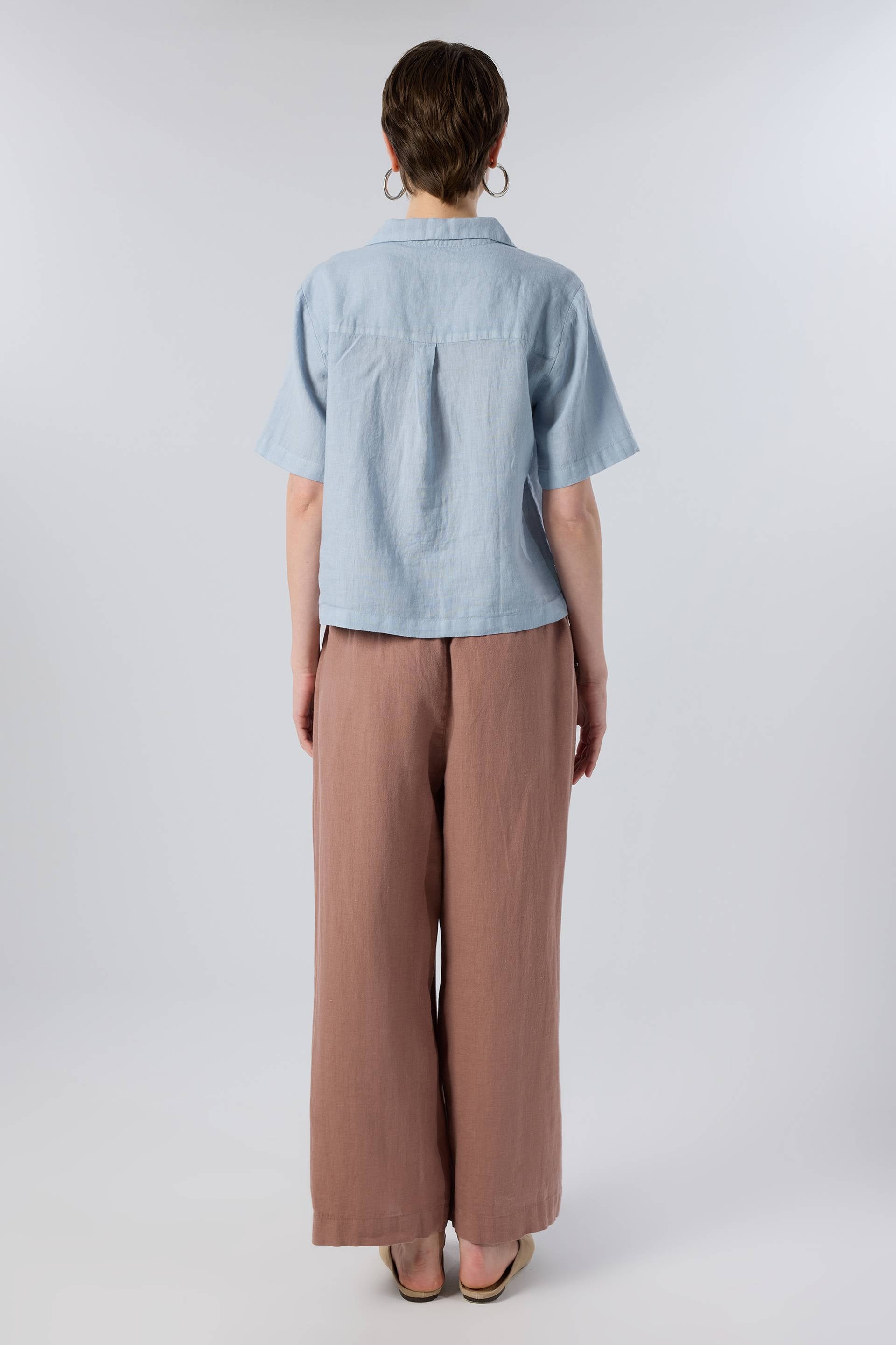 Yatık Yakalı Kısa Kollu Keten Kadın Gömlek #renk_Sisli Mavi