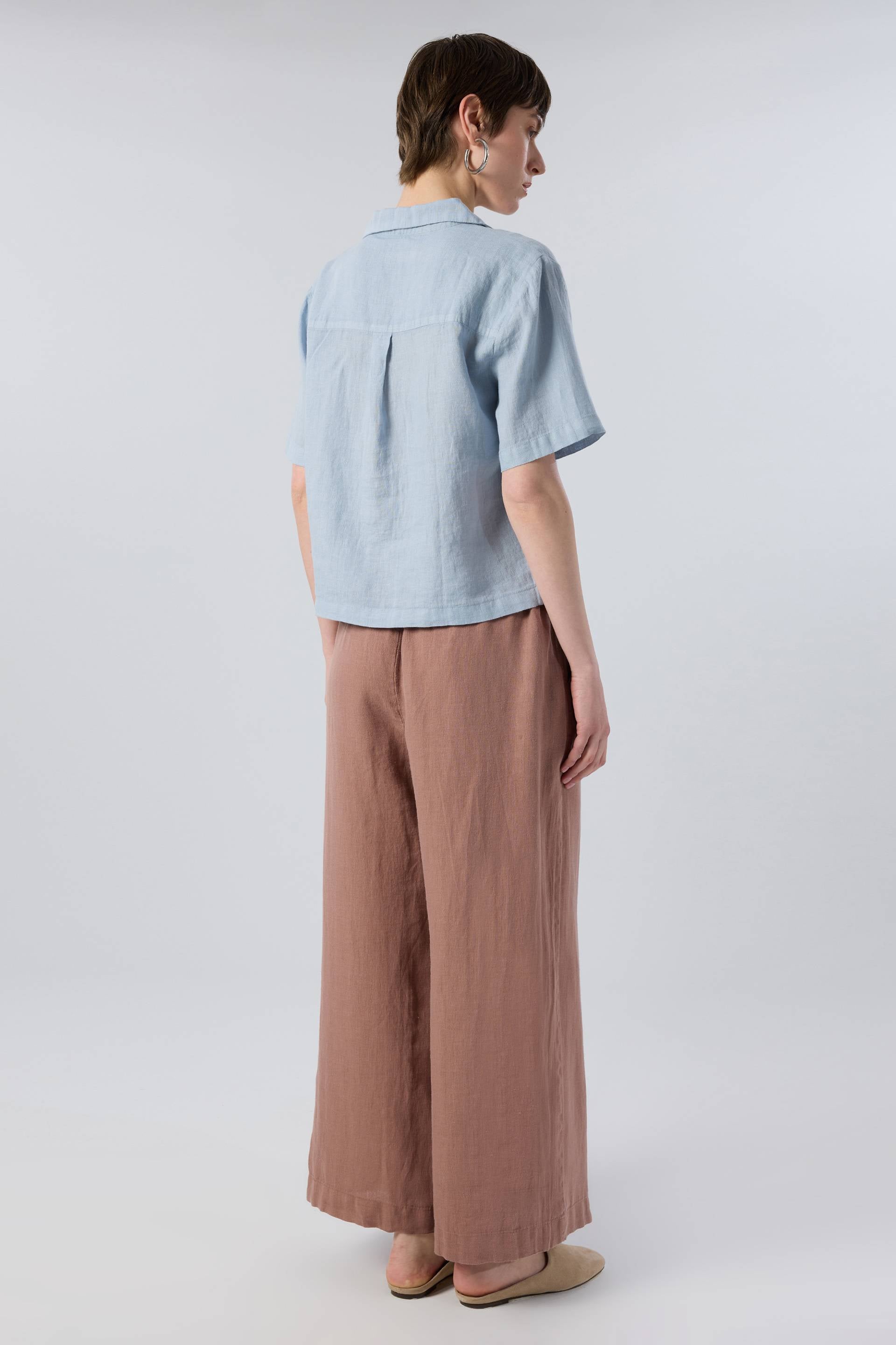 Yatık Yakalı Kısa Kollu Keten Kadın Gömlek #renk_Sisli Mavi