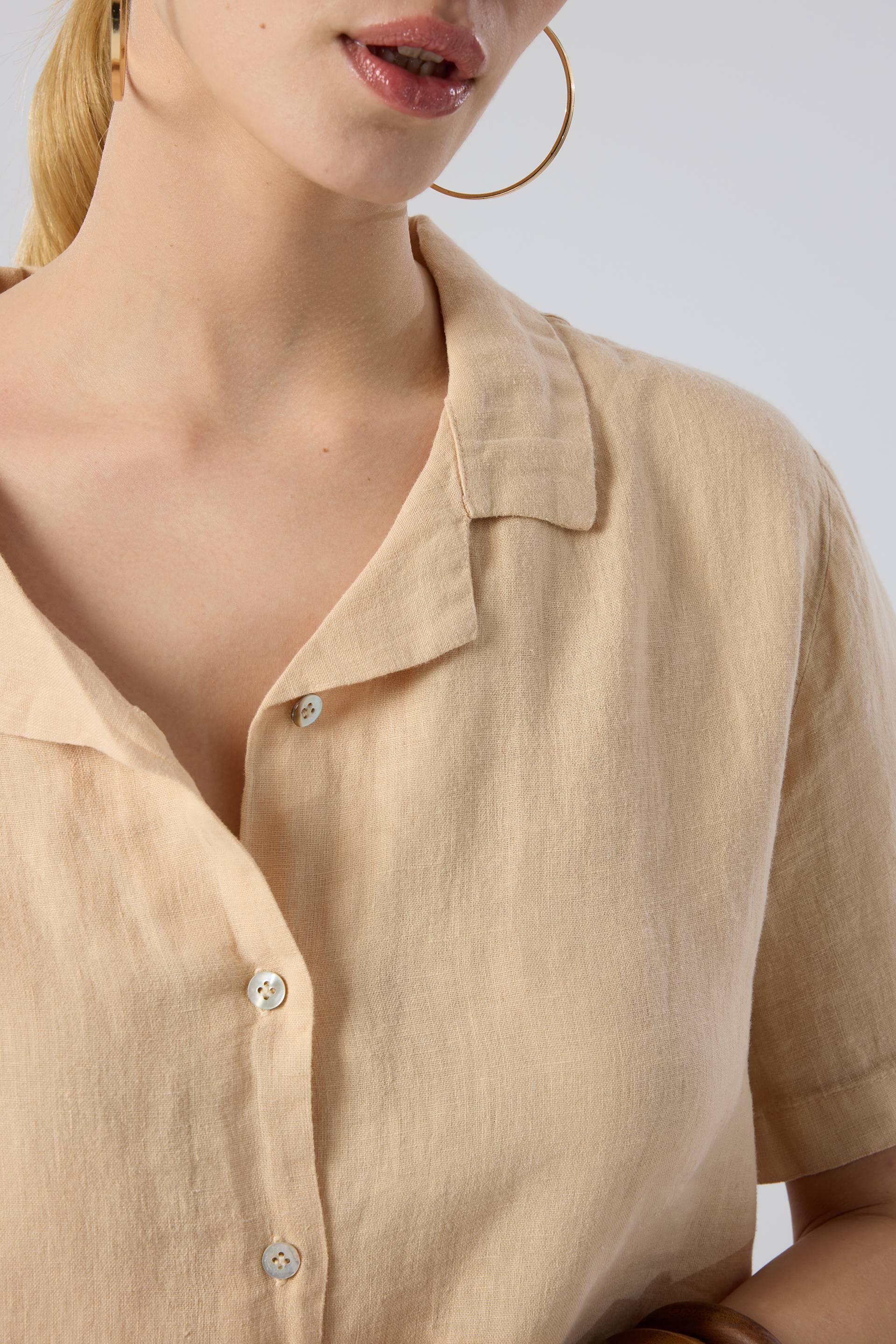 Yatık Yakalı Kısa Kollu Keten Kadın Gömlek #renk_Bej