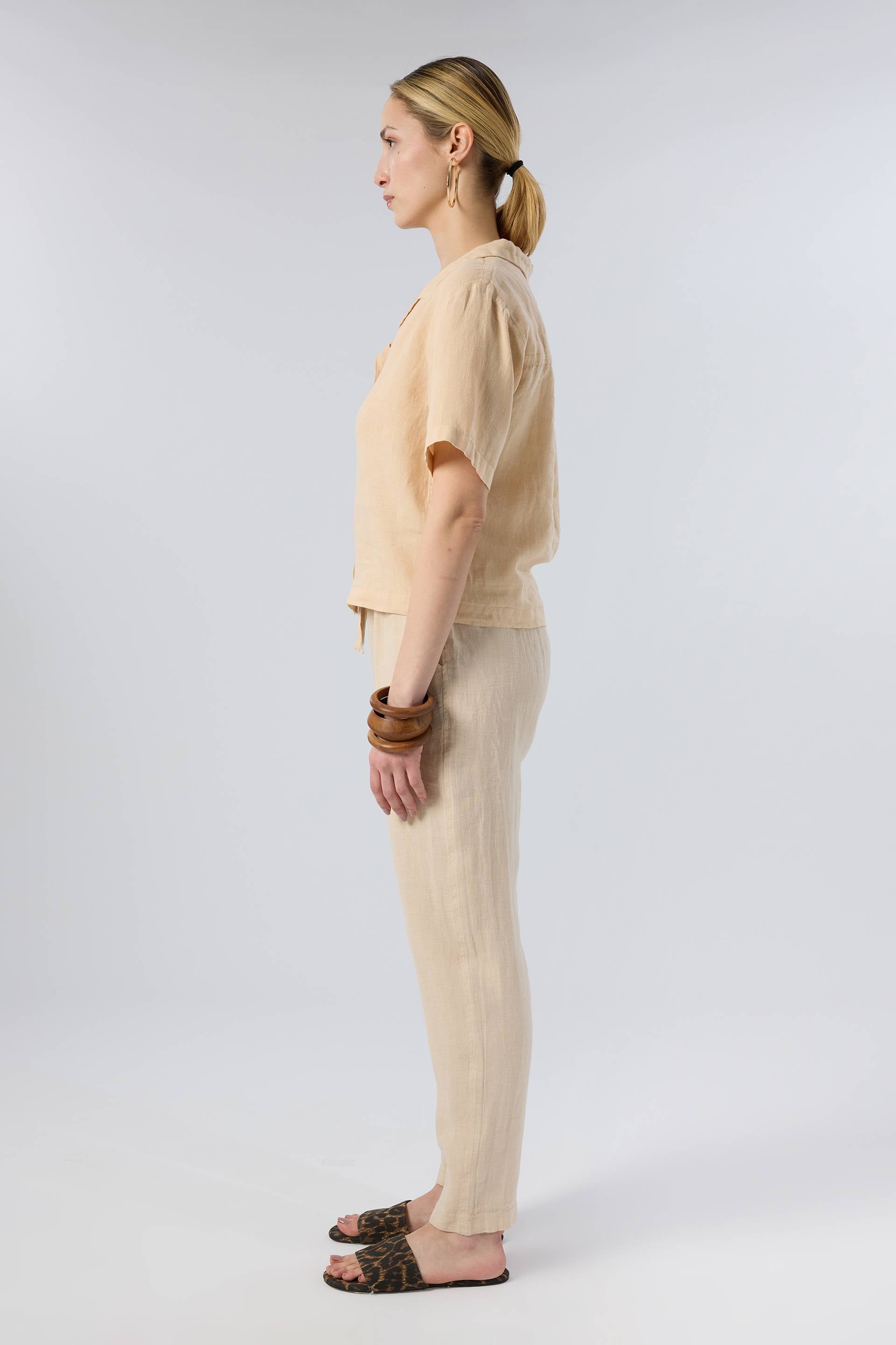 Yatık Yakalı Kısa Kollu Keten Kadın Gömlek #renk_Bej