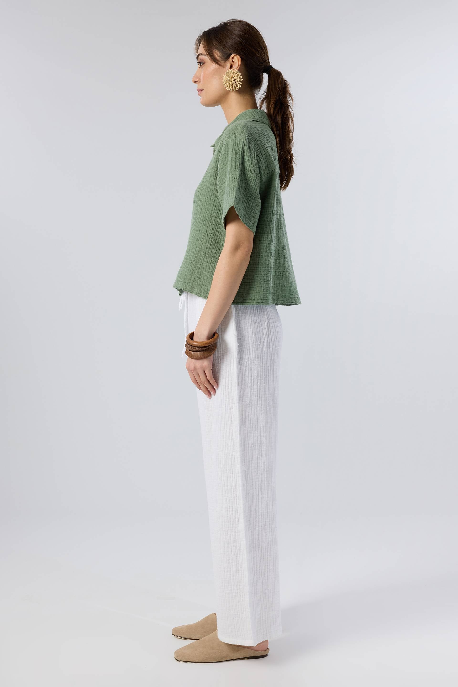 Yazlık nefes alan dokulu kenevir müslin kumaş kısa kollu gömlek #renk_Ada Çayı