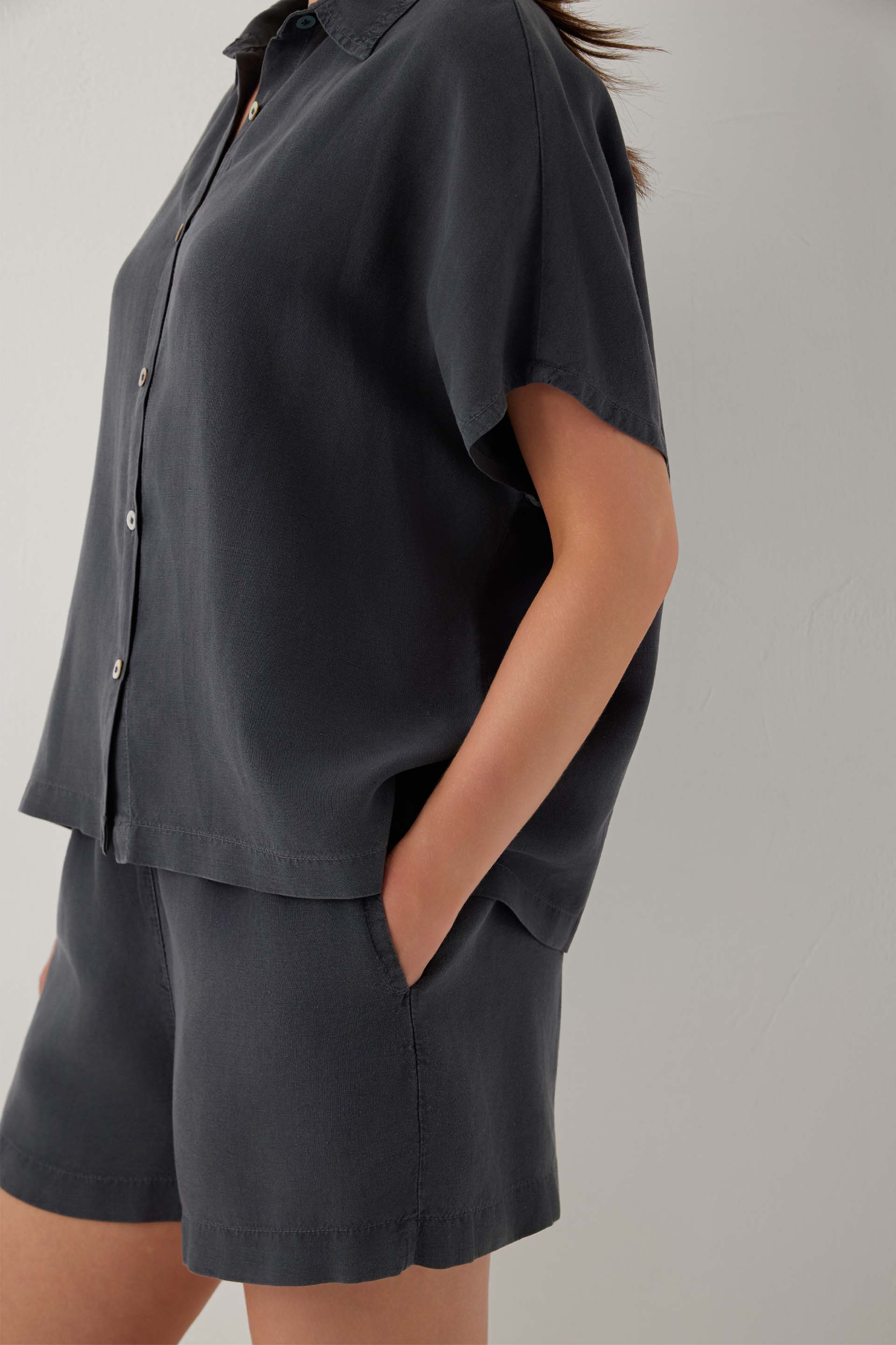 Linoflow Oversize Yarasa Kesim Tencel Keten Karışımlı Kadın Gömlek #renk_Antrasit