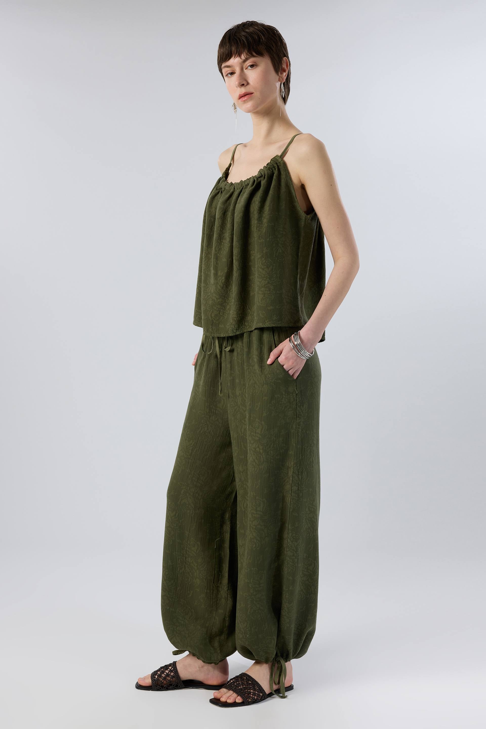 Luma Dokulu Tencel Askılı Bluz - Haki Kadın Bluz #renk_Haki