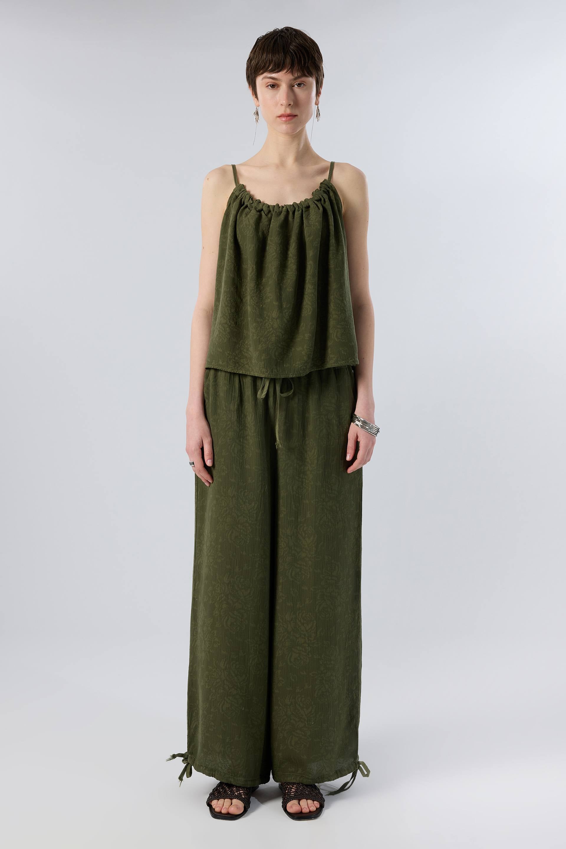 Luma Dokulu Tencel Askılı Bluz - Haki Kadın Bluz #renk_Haki