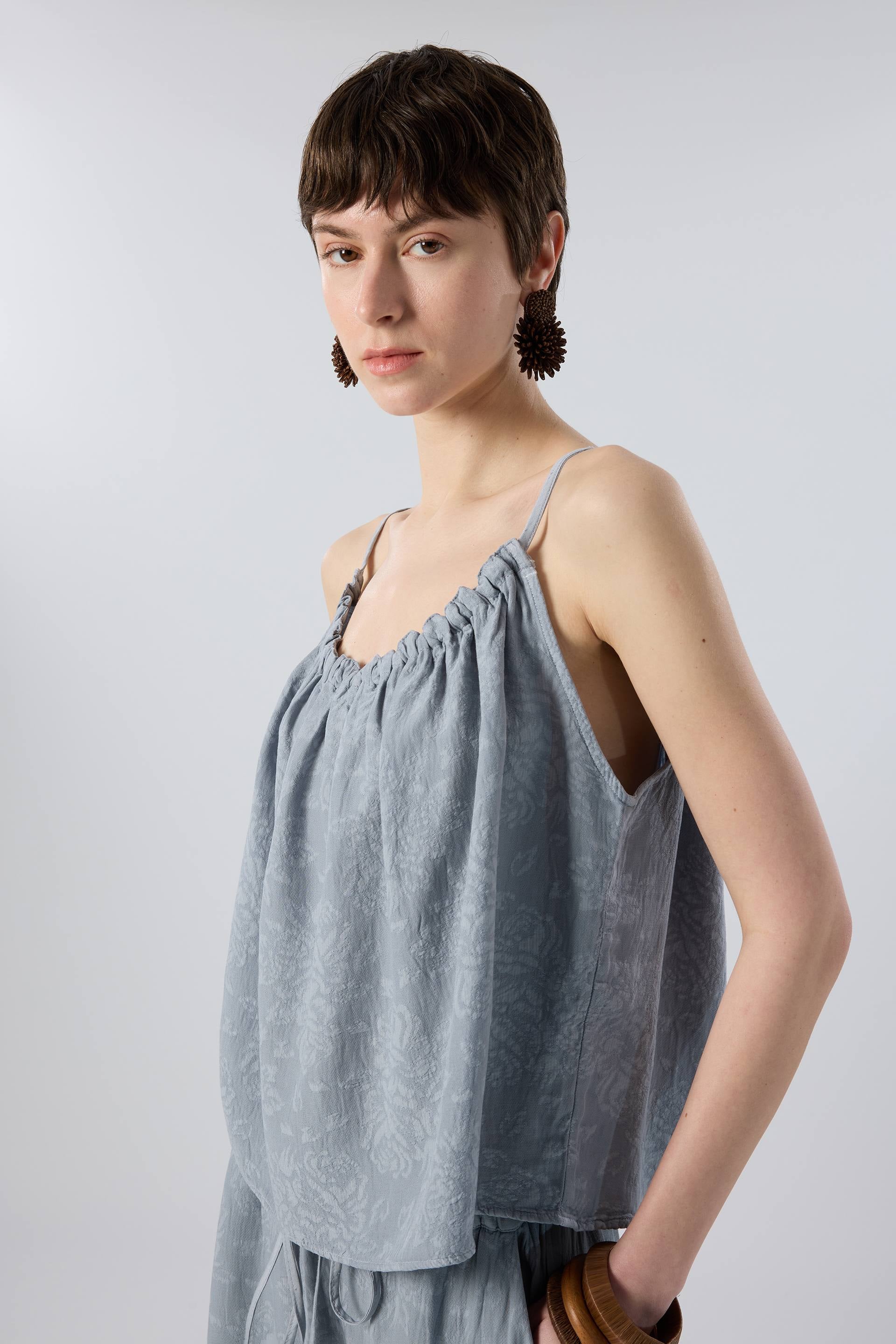 Luma Dokulu Tencel Askılı Bluz - Puslu Mavi Kadın Bluz #renk_Puslu Mavi