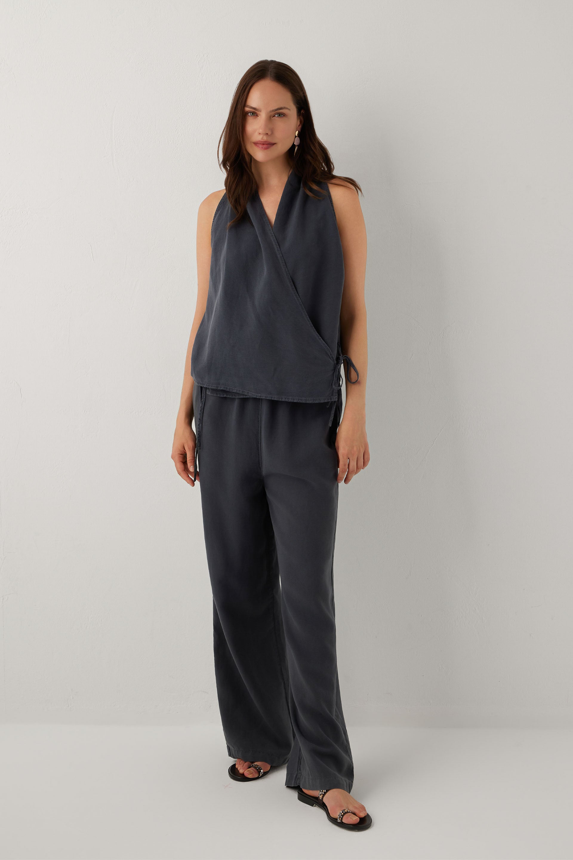 Linoflow Anvelop Yandan Bağlamalı Keten Tencel Karışımlı Kadın Bluz #renk_Antrasit