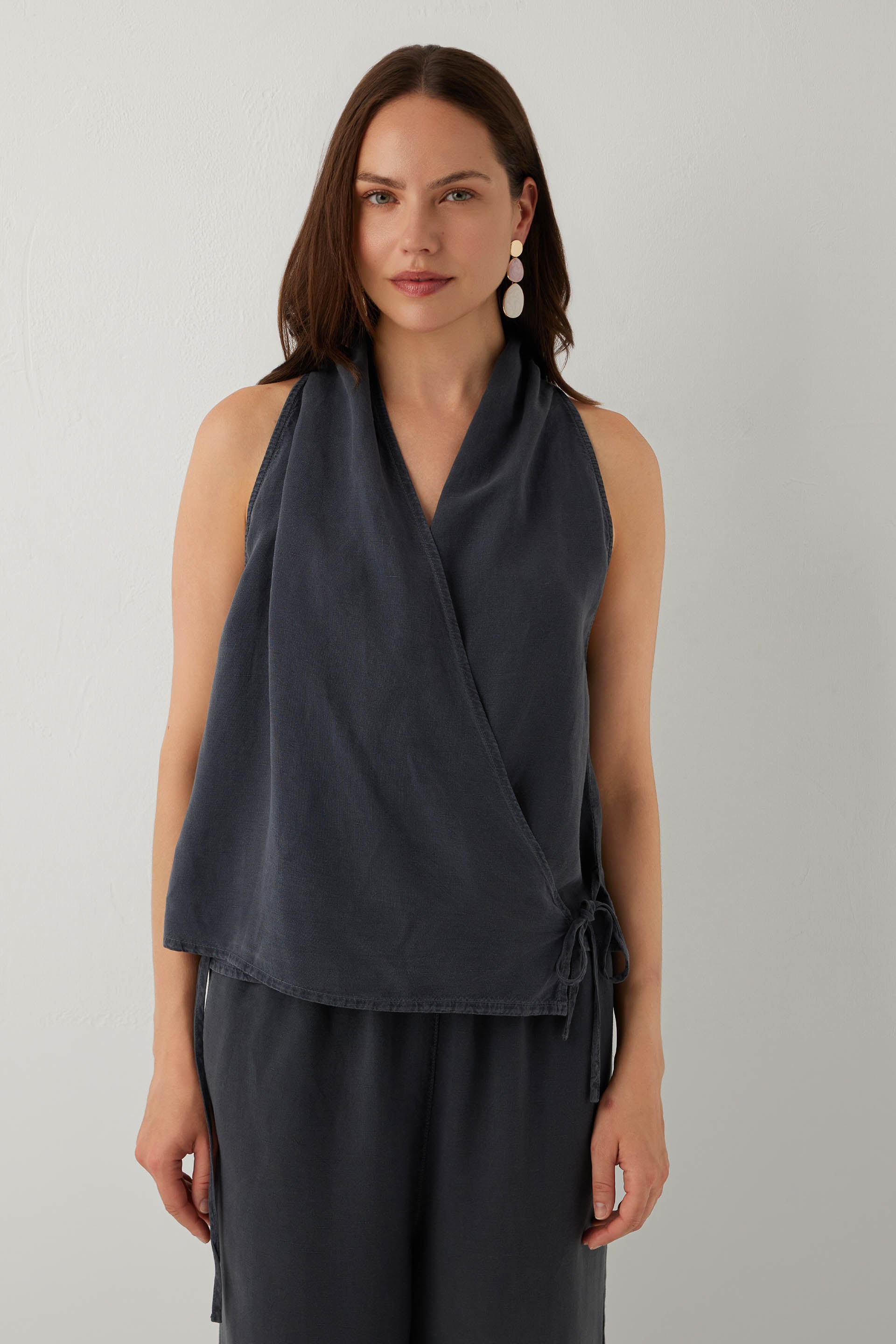 Linoflow Anvelop Yandan Bağlamalı Keten Tencel Karışımlı Kadın Bluz #renk_Antrasit
