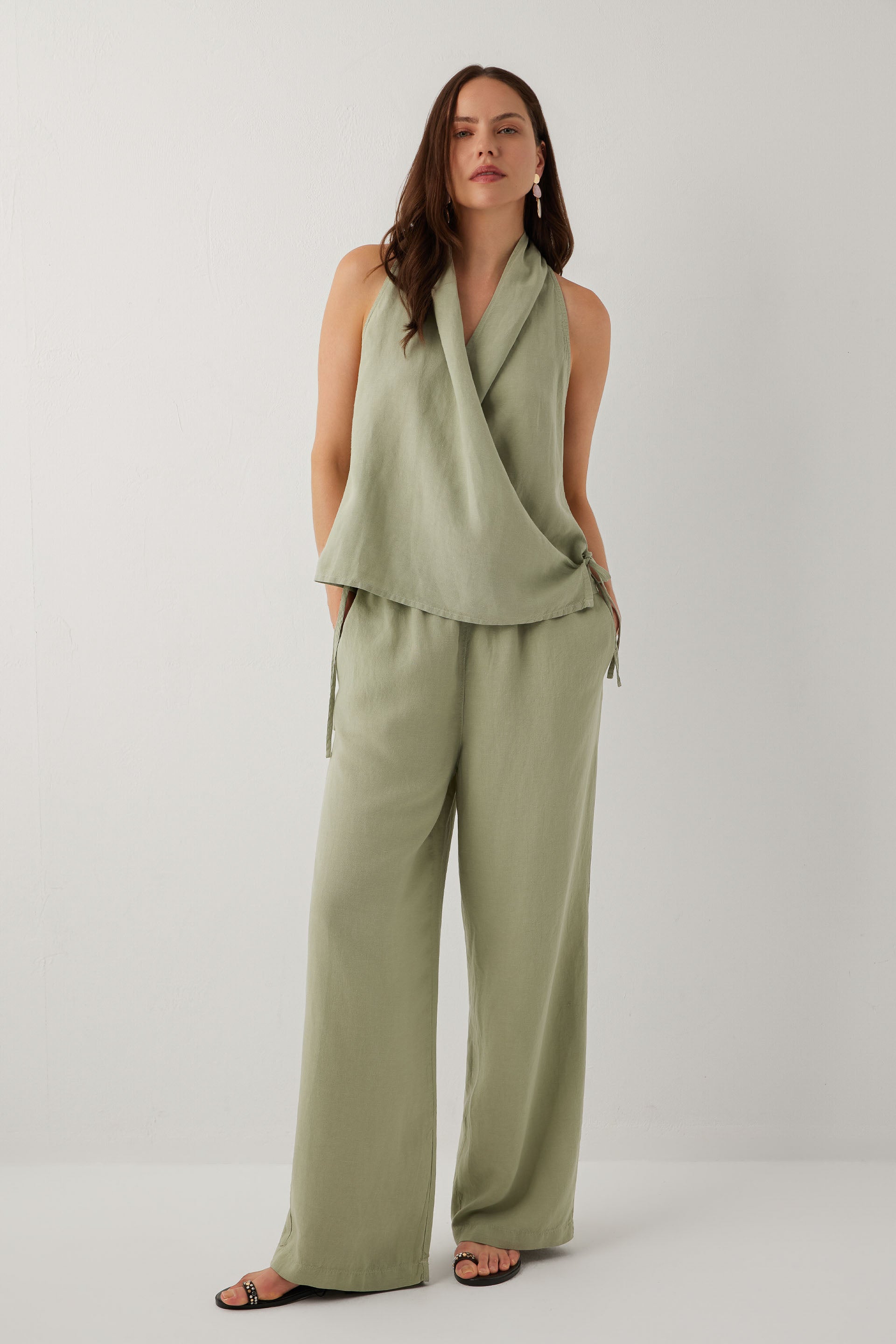 Linoflow Anvelop Yandan Bağlamalı Keten Tencel Karışımlı Kadın Bluz #renk_Ada Çayı
