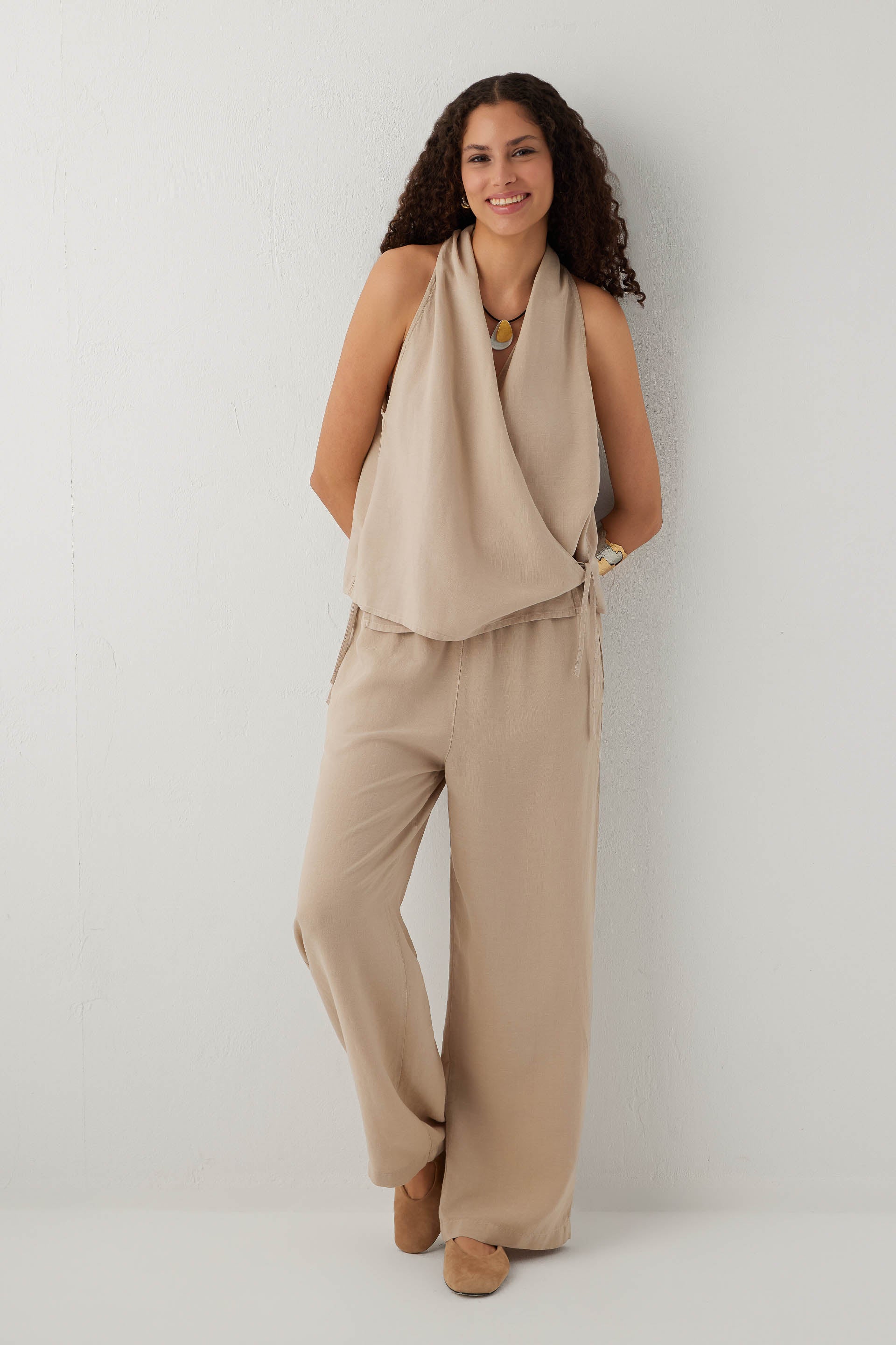 Linoflow Anvelop Yandan Bağlamalı Keten Tencel Karışımlı Kadın Bluz #renk_Vizon