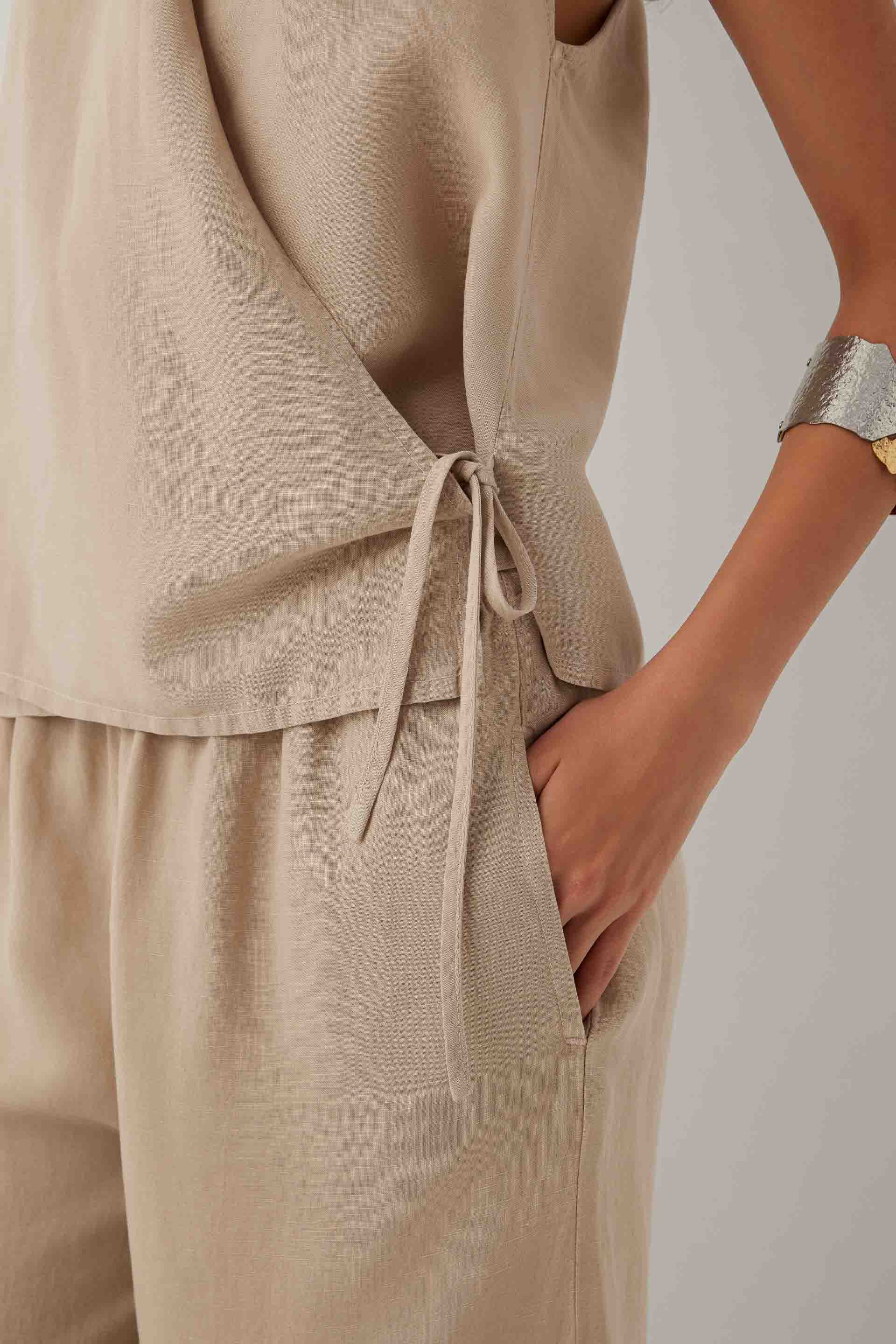 Linoflow Anvelop Yandan Bağlamalı Keten Tencel Karışımlı Kadın Bluz #renk_Vizon