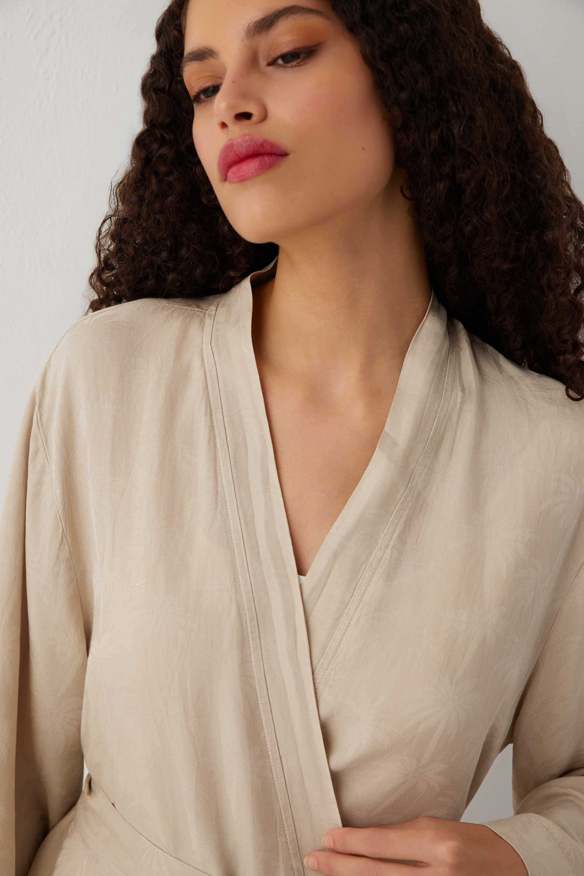 Woven Flora Palm Flow Tencel Uzun Kollu Kadın Kimono Sabahlık #renk_Vizon