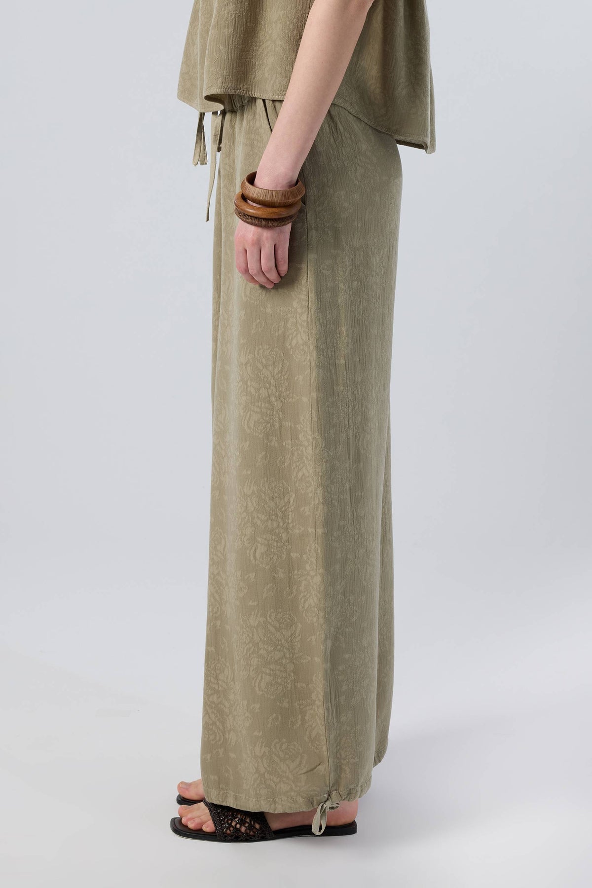 Luma Dokulu Tencel Askılı Bluz Pantolon #renk_Olive