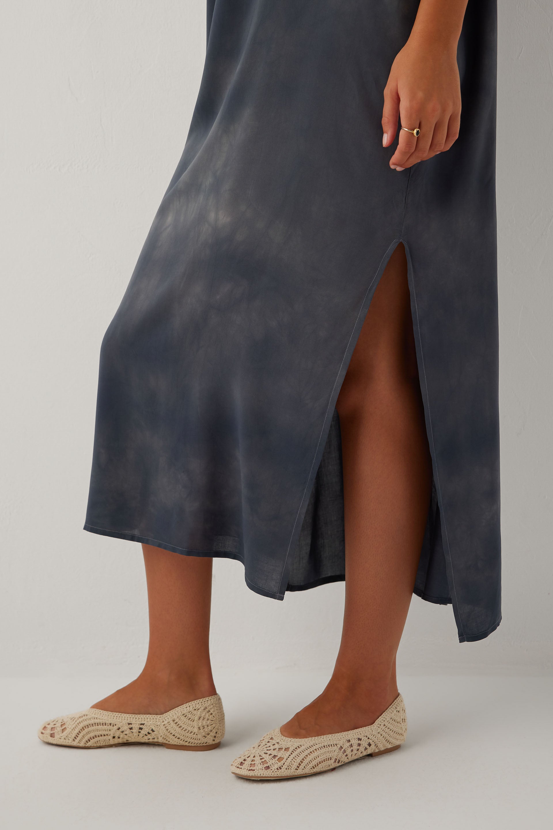 Earth Dye V Yaka Batik Maxi Elbise