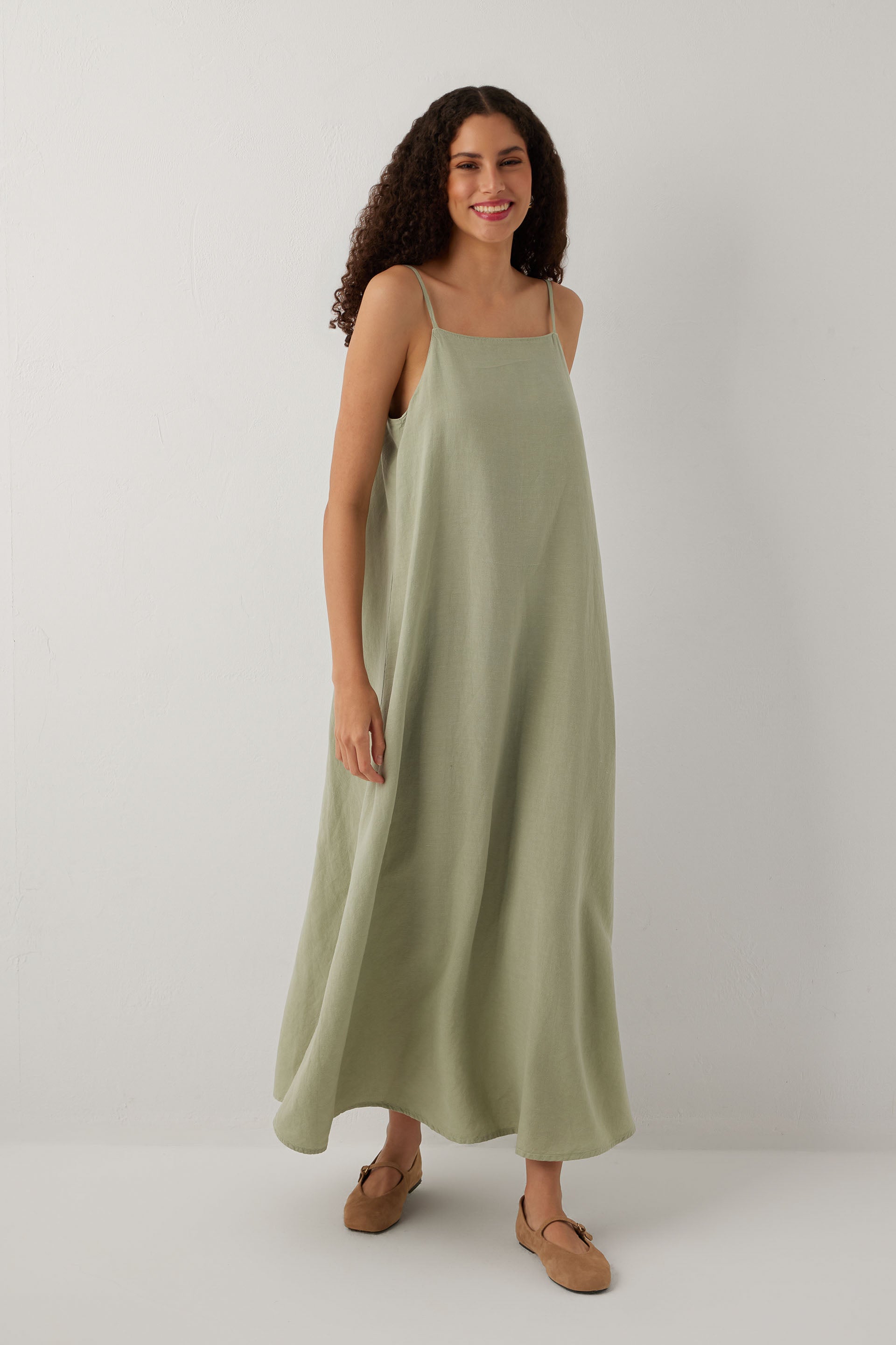 Linoflow Askılı Rahat Keten Tencel Karışımlı Maxi Uzun Elbise #renk_Ada Çayı