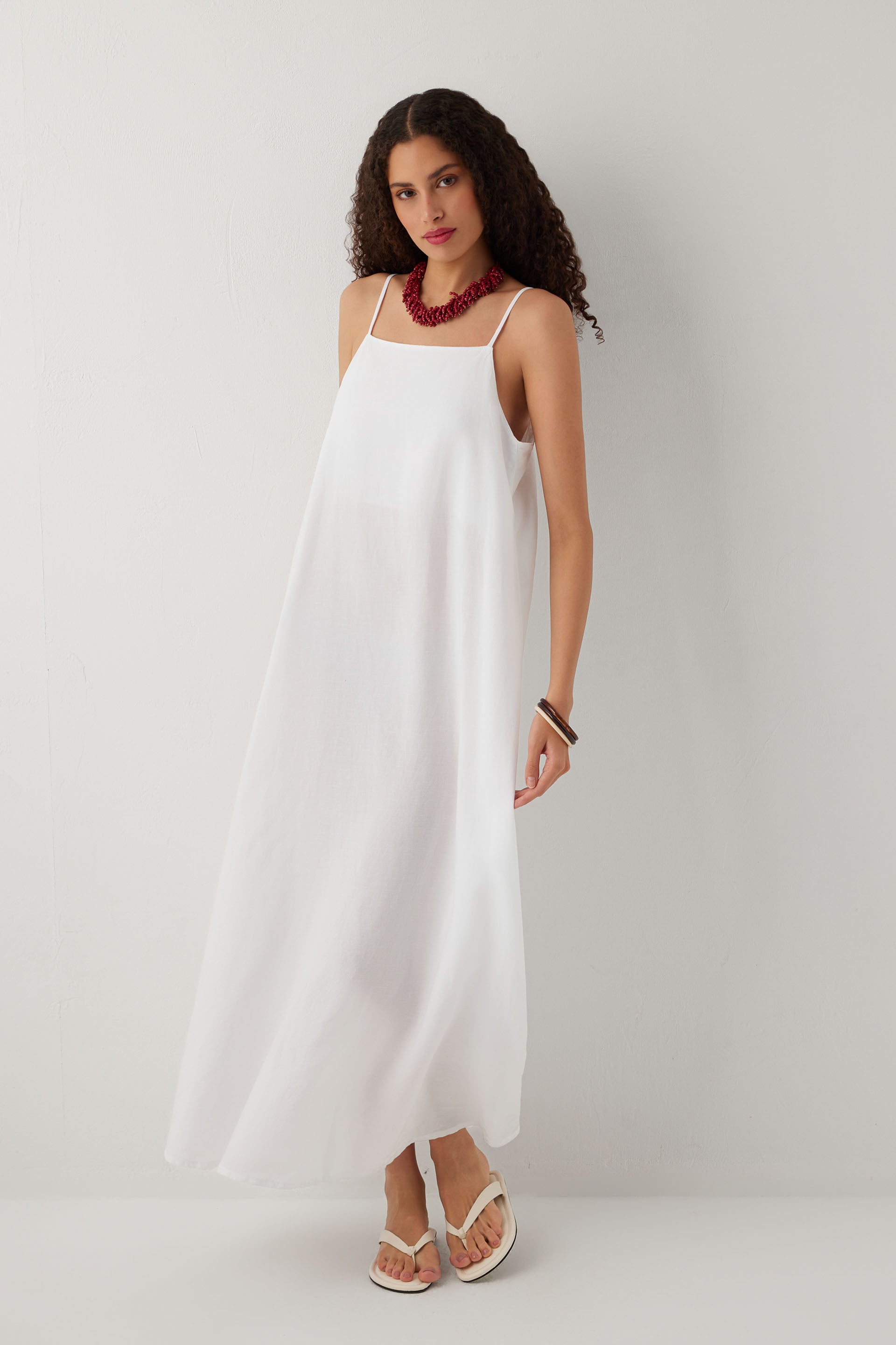 Linoflow Askılı Rahat Keten Tencel Karışımlı Maxi Uzun Elbise #renk_Beyaz