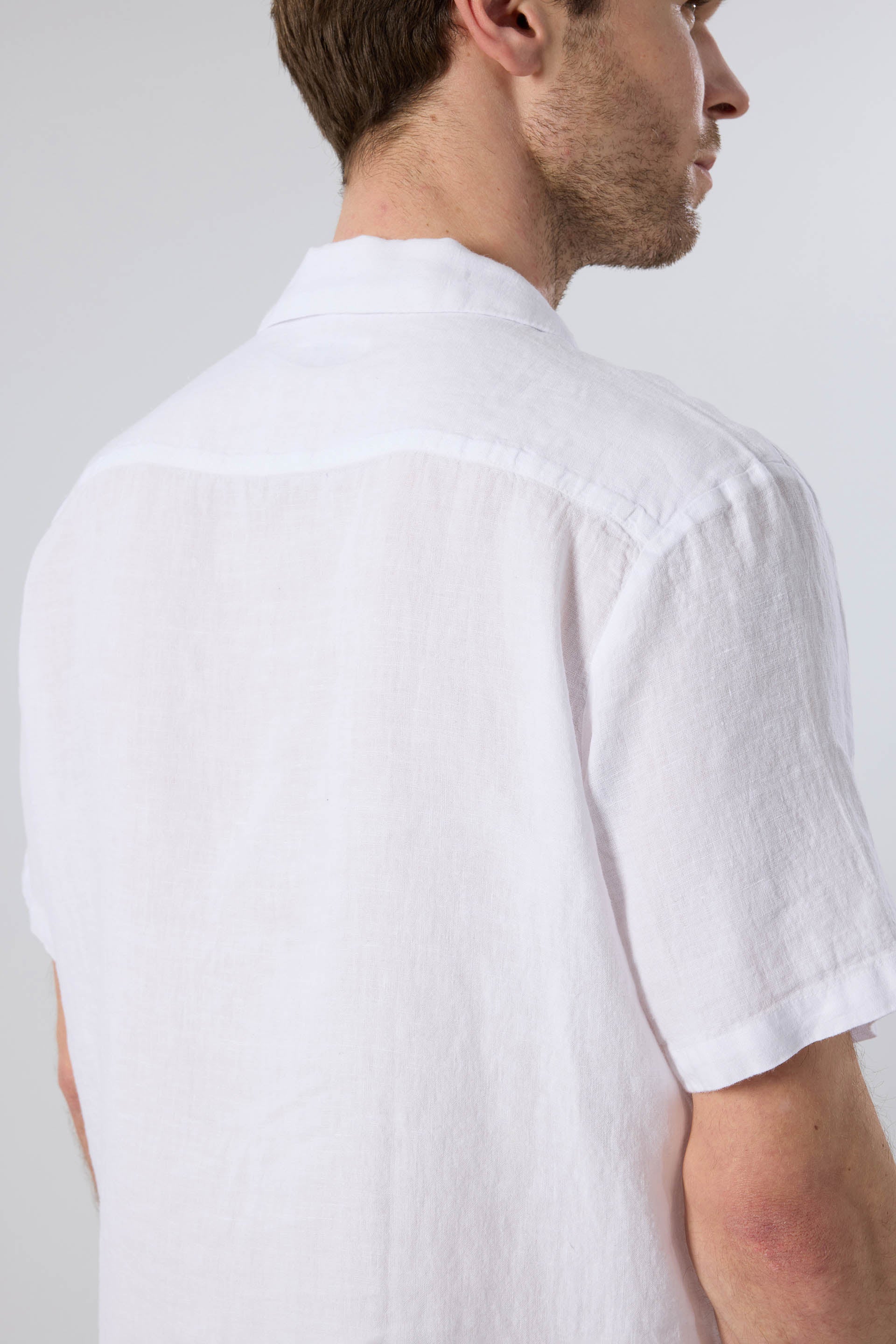 Yatık Yakalı Kısa Kollu Keten Erkek Gömlek #renk_Beyaz