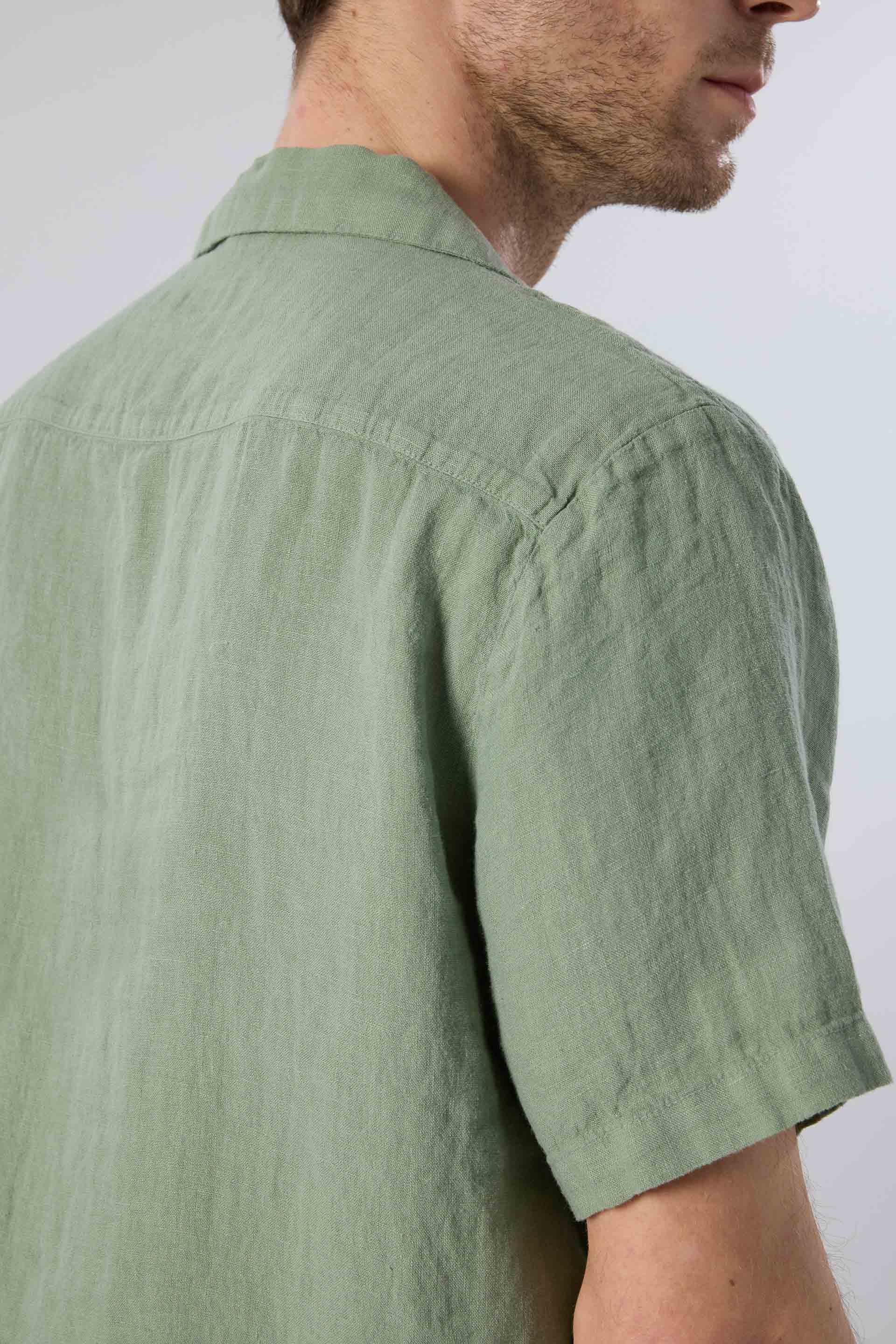 Yatık Yakalı Kısa Kollu Keten Erkek Gömlek #renk_Yosun Yeşili