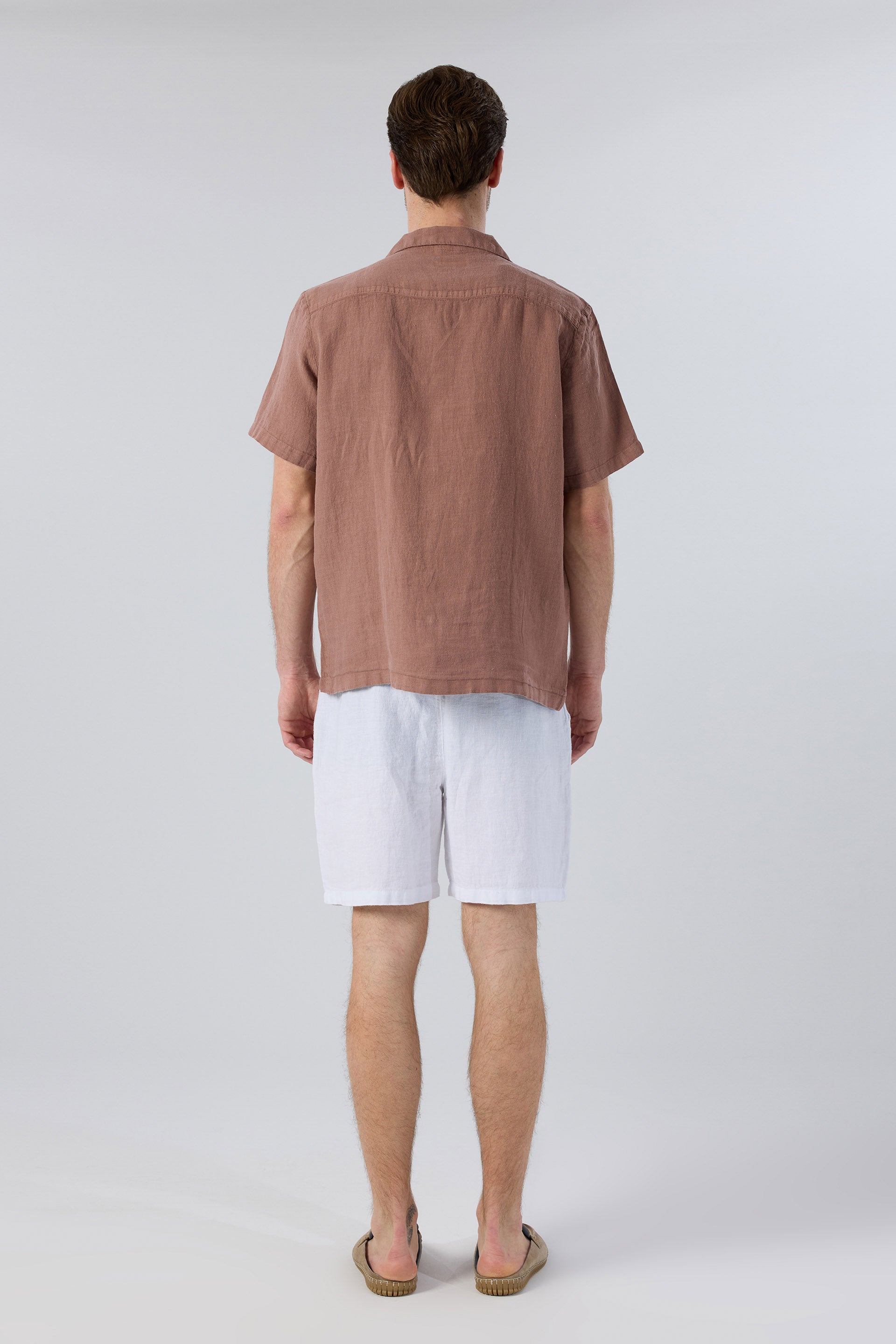 Yatık Yakalı Kısa Kollu Keten Erkek Gömlek #renk_Toprak Kahve