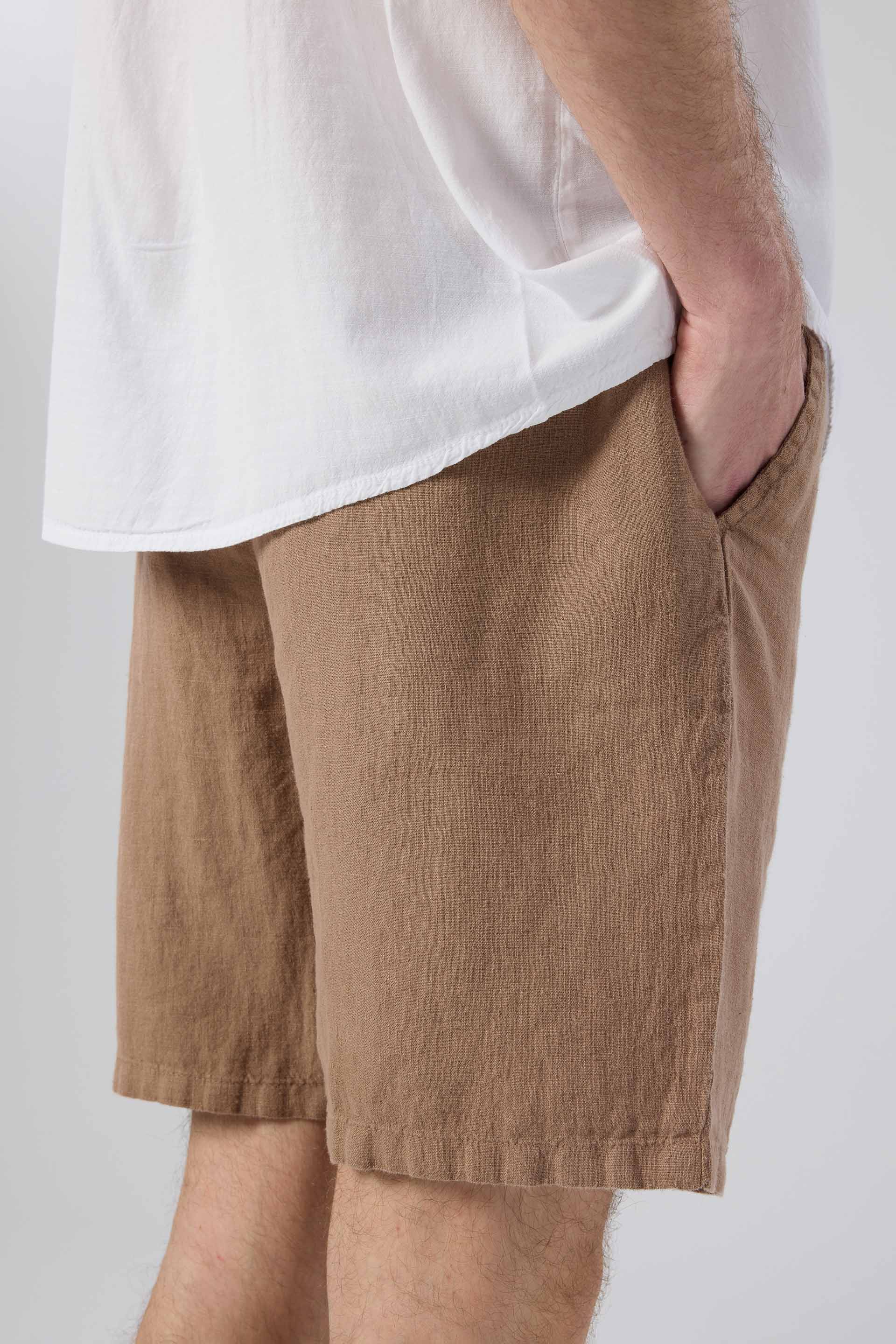 Rahat Kesim Cepli Kahverengi Keten Erkek Şort Yan Cep Detayı #Renk_Kahve