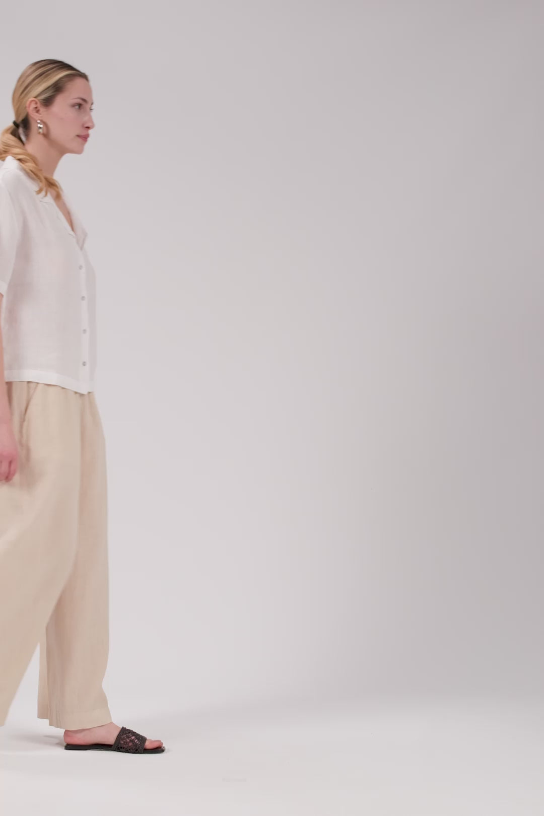 Yatık Yakalı Kısa Kollu Keten Kadın Gömlek #renk_Beyaz